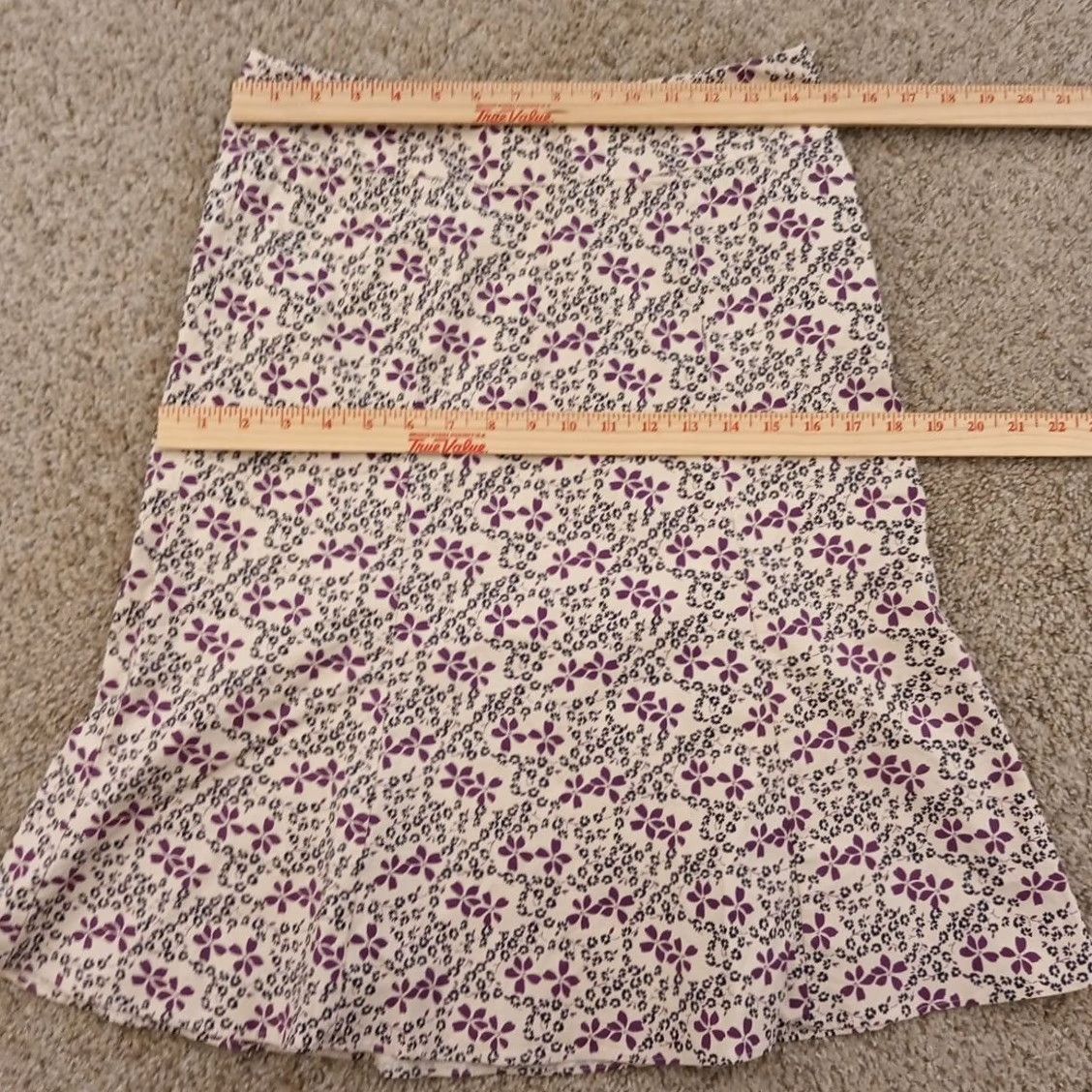 Gap Gap Skirt Women Regular Size 6 Purple Floral Trumpet Knee Length Cotton Blend Stretch Zip = 6? Size 28" / US 6 / IT 42 - 2 Thumbnail