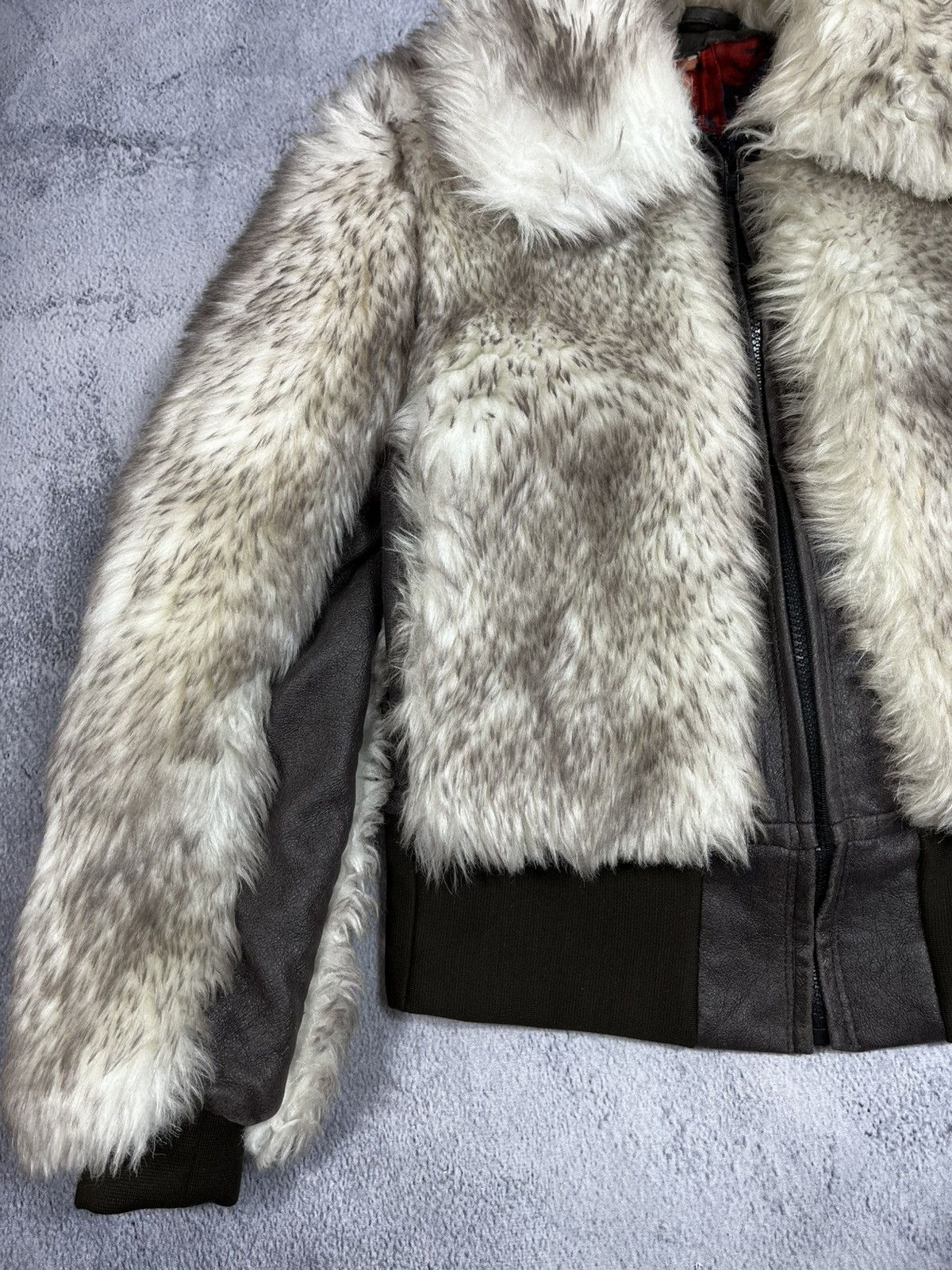 Japanese Brand × Vintage Vintage Y2K Fur faux leather jacket bomber 00s style S Size S / US 4 / IT 40 - 2 Thumbnail