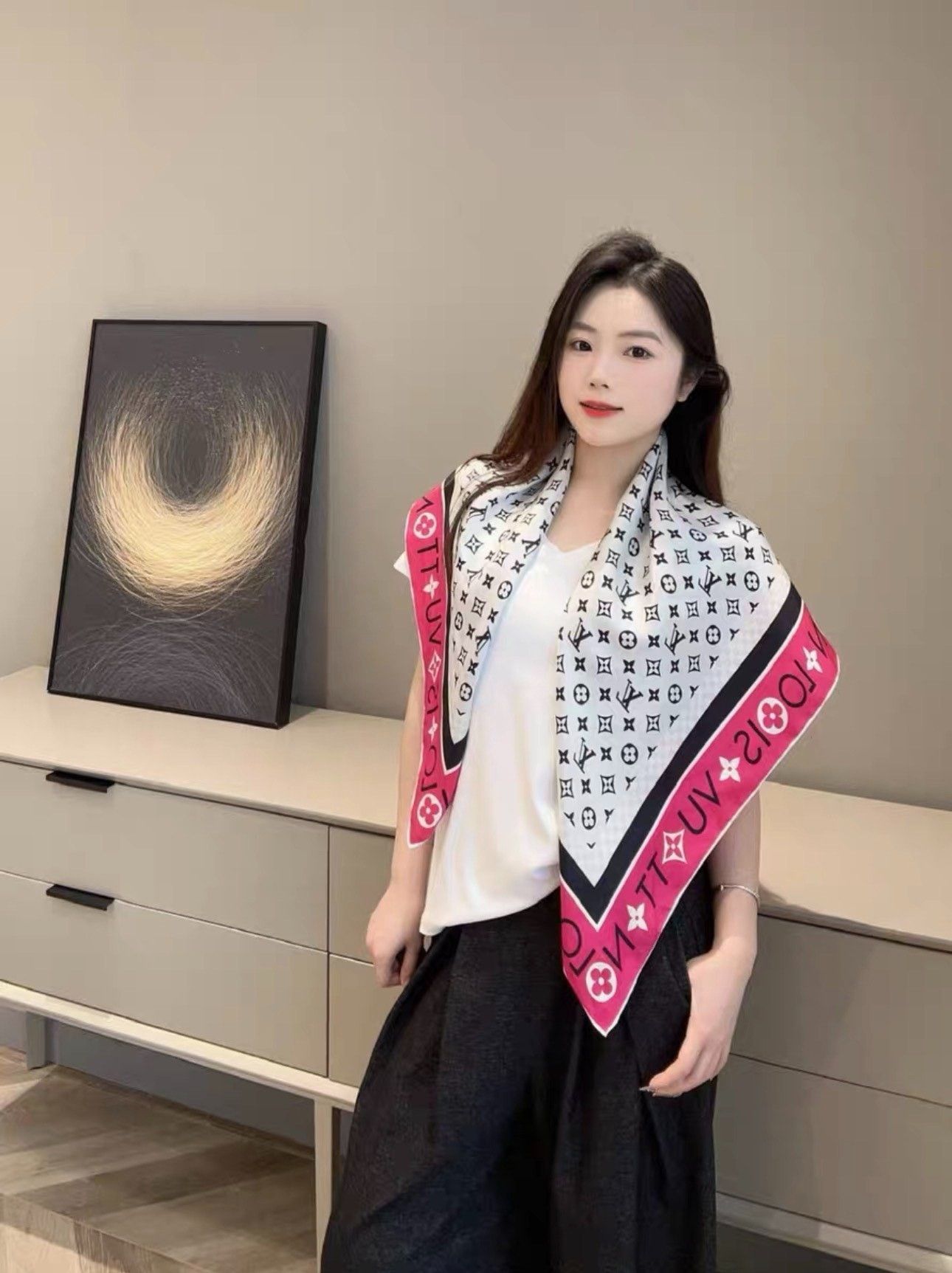 Louis Vuitton Louis Vuitton Infinity Monogram Square Scarf Size US S / EU 44-46 / 1 - 6 Thumbnail