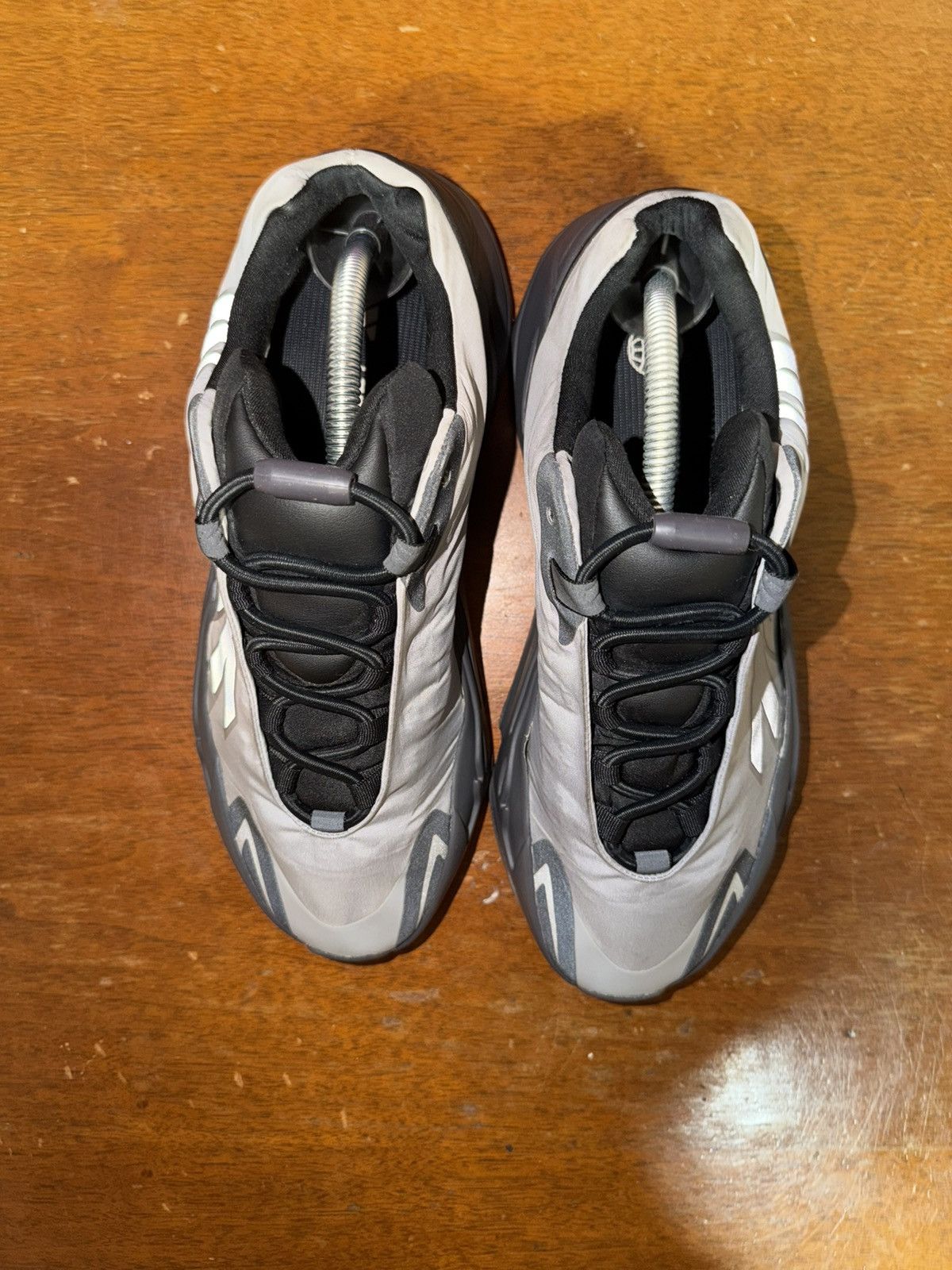 Adidas Yeezy Boost 700 MNVN Metallic size 9.5 Size US 9.5 / EU 42-43 - 3 Thumbnail