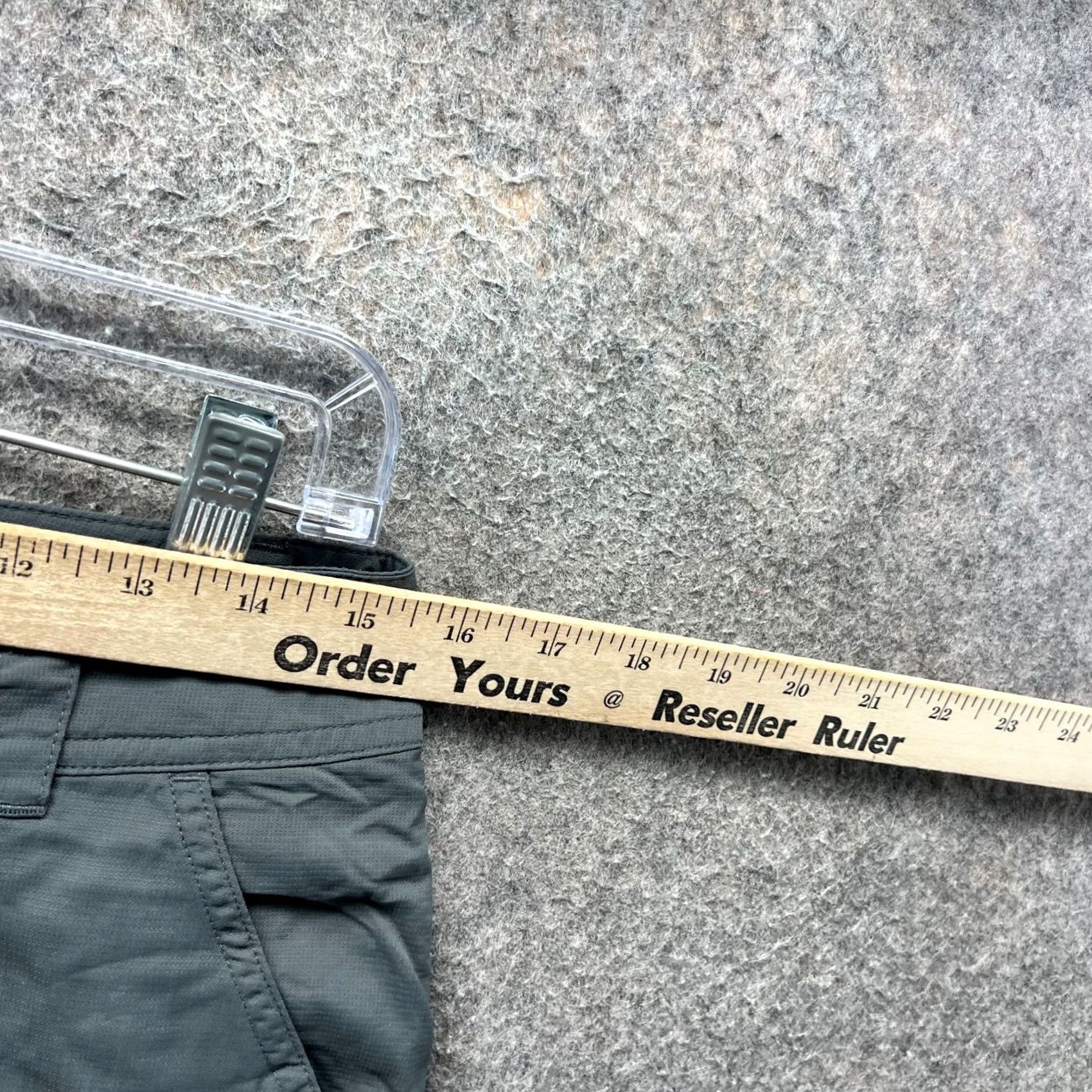Vintage Columbia Sportswear Shorts Womens 6 Gray Cargo Omni-Shade Hiking Outdoor VTG Size 28" / US 6 / IT 42 - 3 Thumbnail