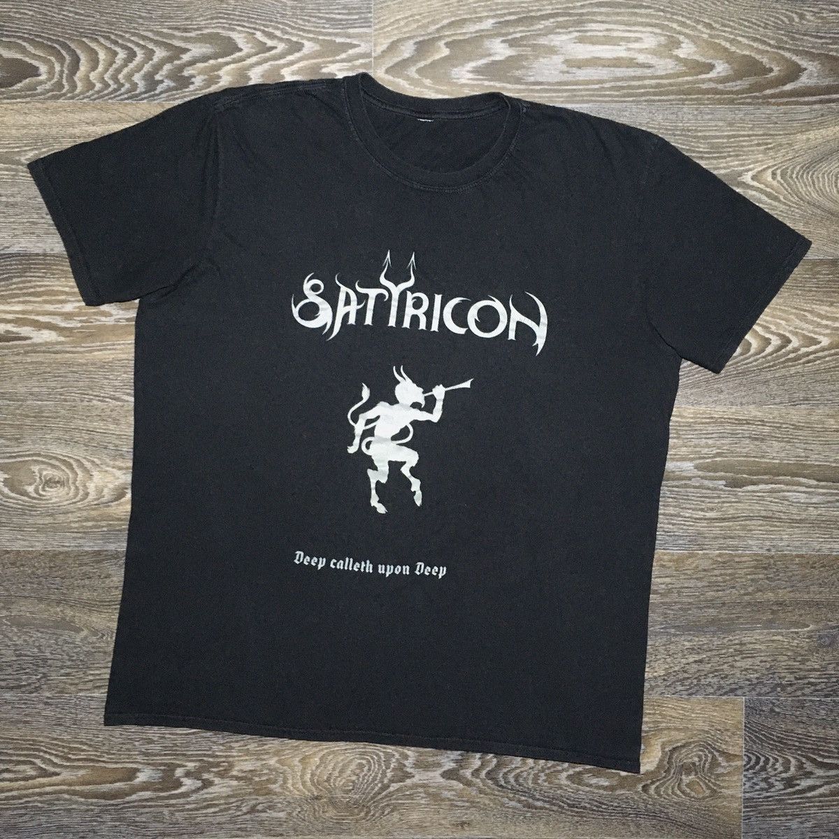 Band Tees SATYRICON “Deep Calleth Upon Deep” Black Metal T-shirt Size US XL / EU 56 / 4 - 1 Thumbnail