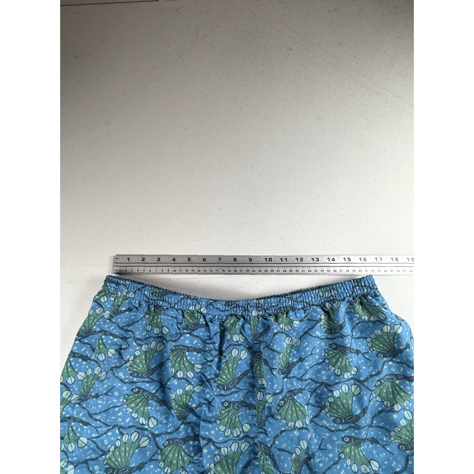 Patagonia Patagonia Shorts Men XL Blue Baggies Longs Hexy Fish Drawstring Pockets Logo Nylon Polyester Swim Trunks Size US 36 / EU 52 - 3 Thumbnail