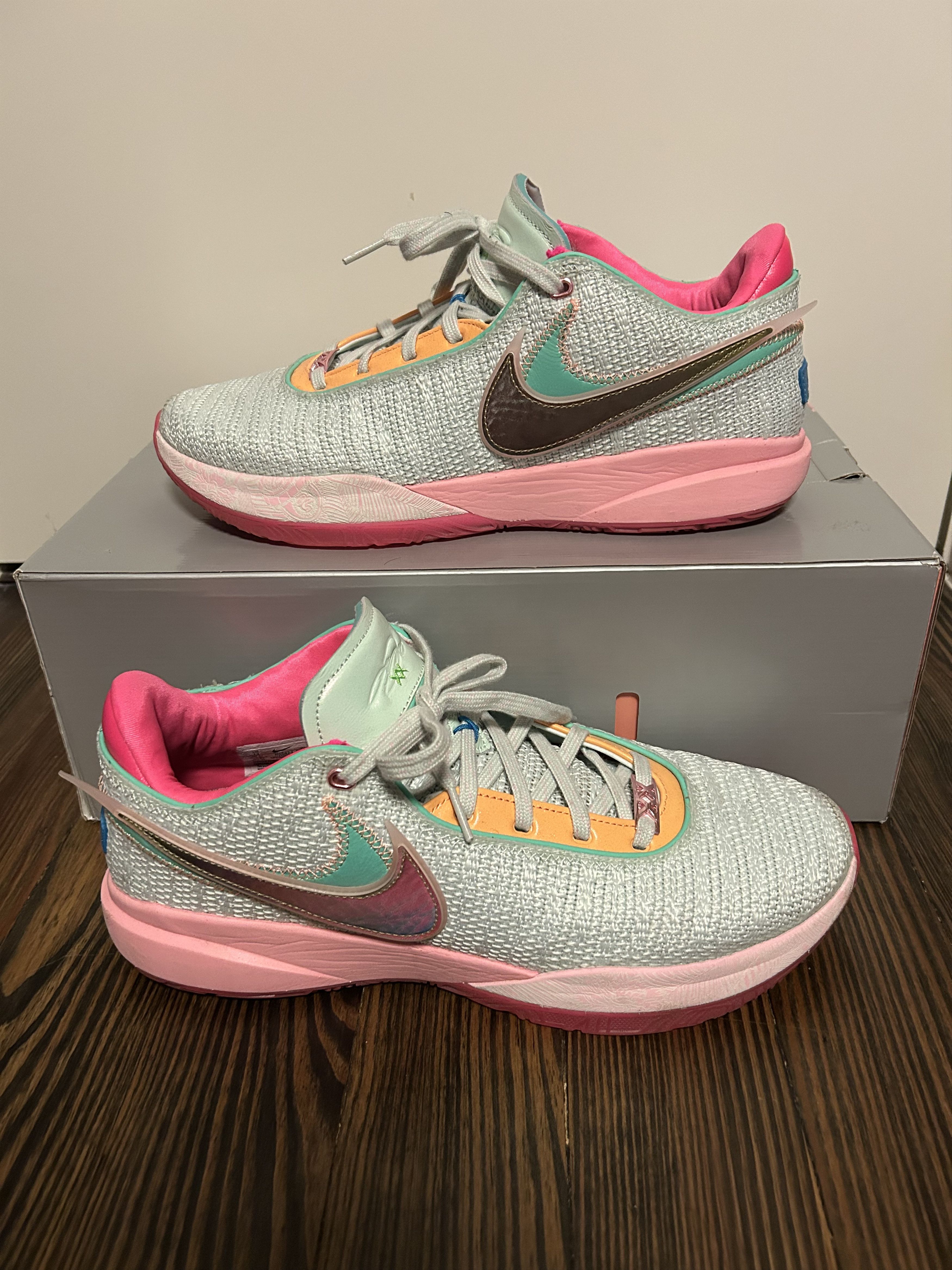 Nike Nike LeBron XX/20 Time Machine men’s size 13 Size US 13 / EU 46 - 1 Thumbnail