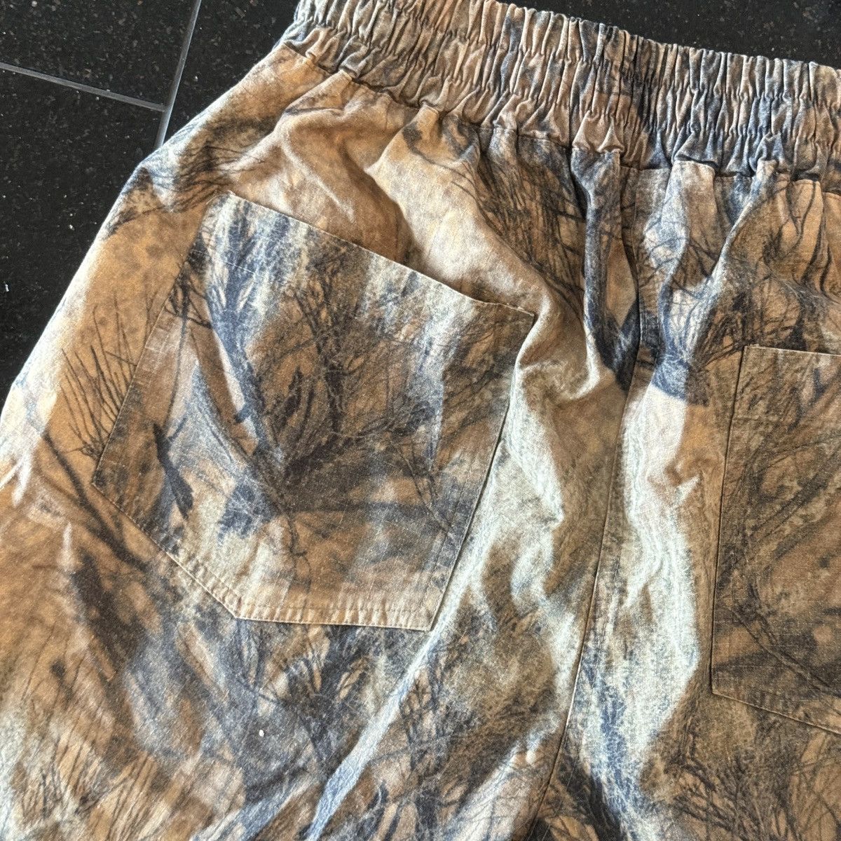 Yeezy Yeezy Season 4 Camo Shorts Size US 30 / EU 46 - 3 Thumbnail