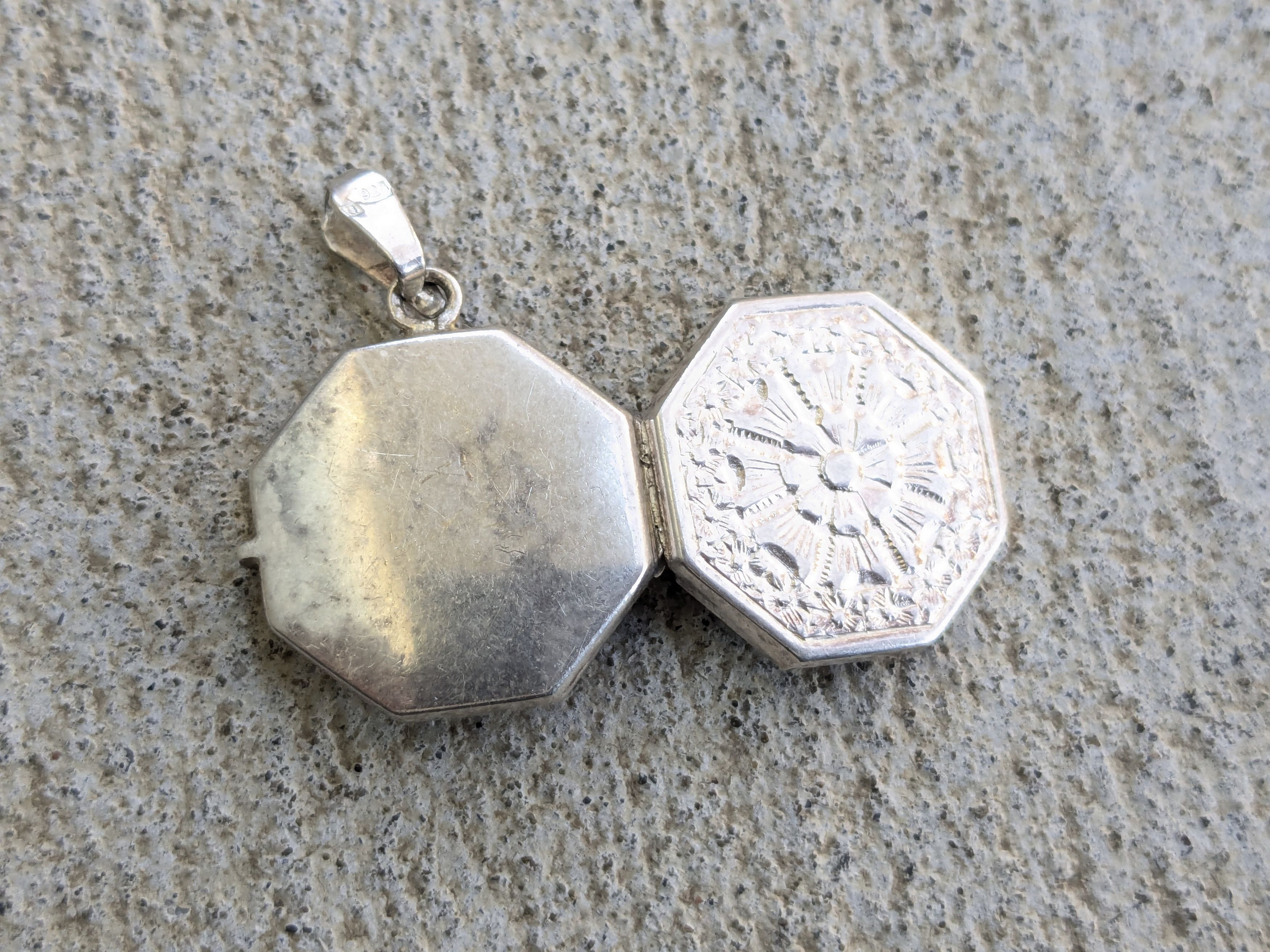 Jewelry Vintage Sterling Silver Pendant Locket Picture Octagon Size ONE SIZE - 10 Thumbnail