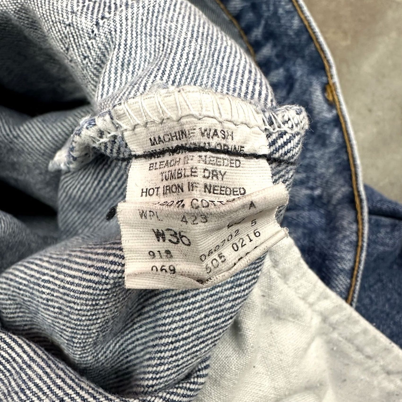 Levi's VINTAGE Levi’s 505 Jeans Men 34 X 33 Denim USA 90s Straight Regular Mid Rise 12in Inseam 33in Blue Size US 34 / EU 50 - 5 Thumbnail