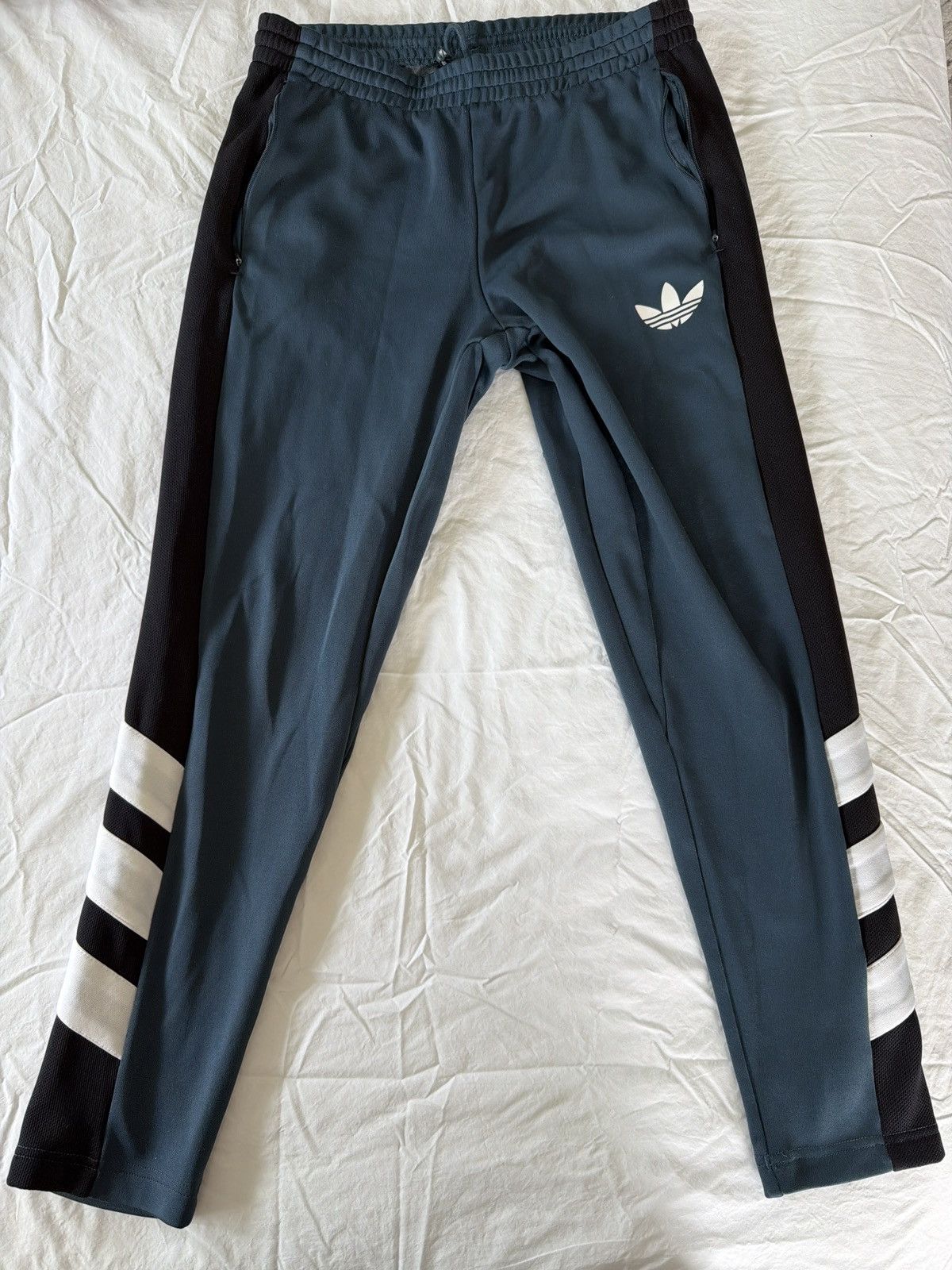 Adidas Adidas Track Pants Size US 32 / EU 48 - 1 Thumbnail