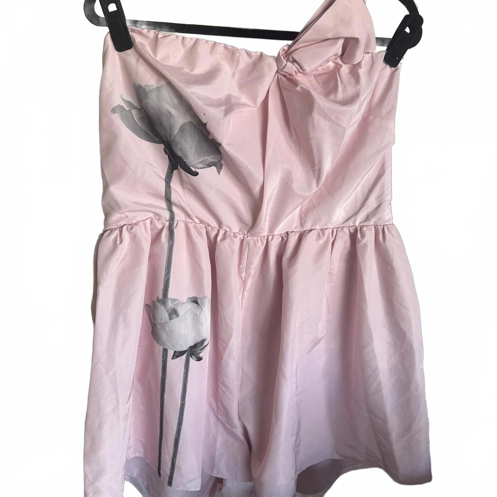 Express Express XL Pink Floral Romper - Perfect for Summer Fun Size 40" / US 18 - 1 Thumbnail
