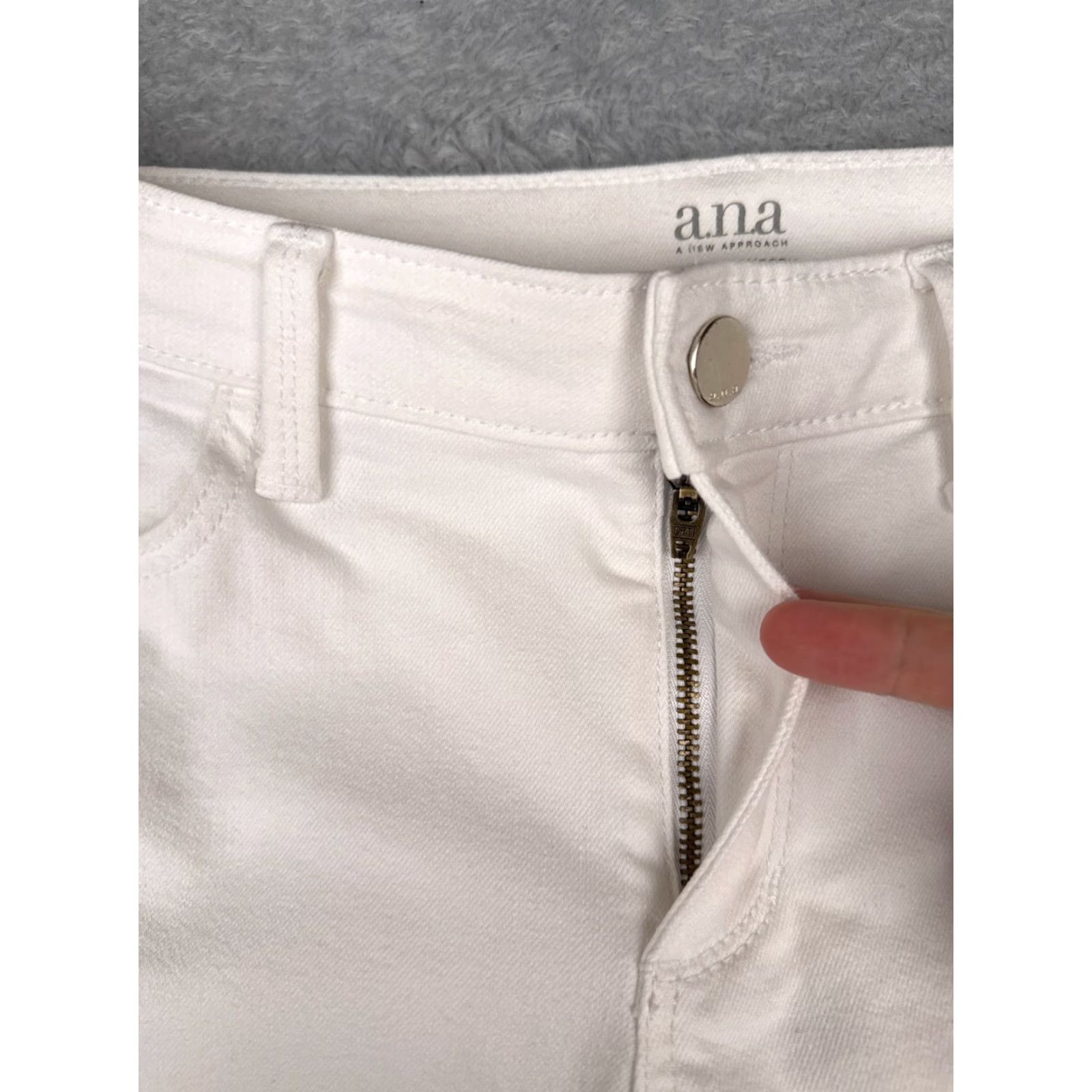 Vintage a.n.a Jeans Womens 10 White Denim Skinny Ankle Distressed Cotton Blend 32x25 Jeans Women's 10 White Denim Skinny Ankle Distressed Cotton Blend 32x25 Size 32" / US 10 / IT 46 - 5 Thumbnail