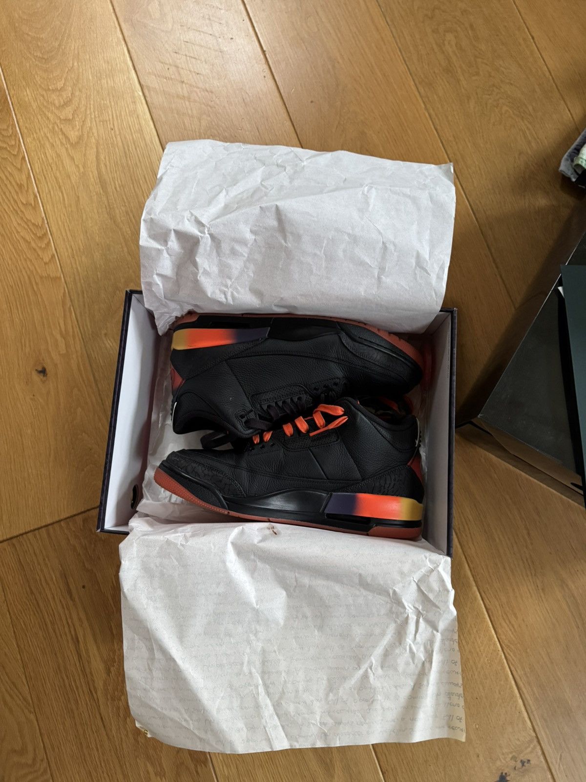 J Balvin × Jordan Brand Jordan 3 J Balvin rio Size US 10.5 / EU 43-44 - 5 Thumbnail