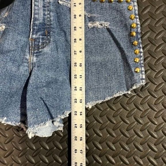 Vintage VINTAGE CHIC Denim Shorts 14W Plus Blue Studded Leopard High Waist Distressed Women Mens Girls Size 36" / US 14 / IT 50 - 6 Thumbnail