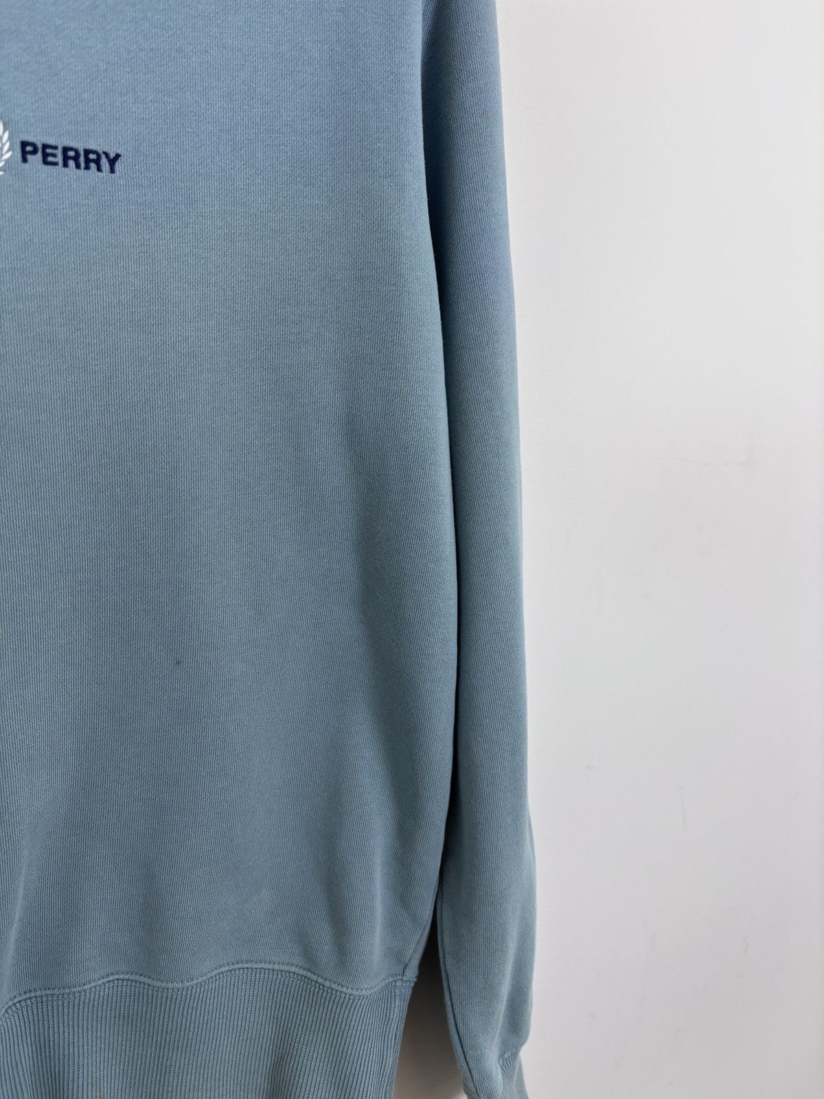 Fred Perry Fred Perry Men’s Ash Blue Embroidered Logo Sweatshirt Size US S / EU 44-46 / 1 - 8 Thumbnail