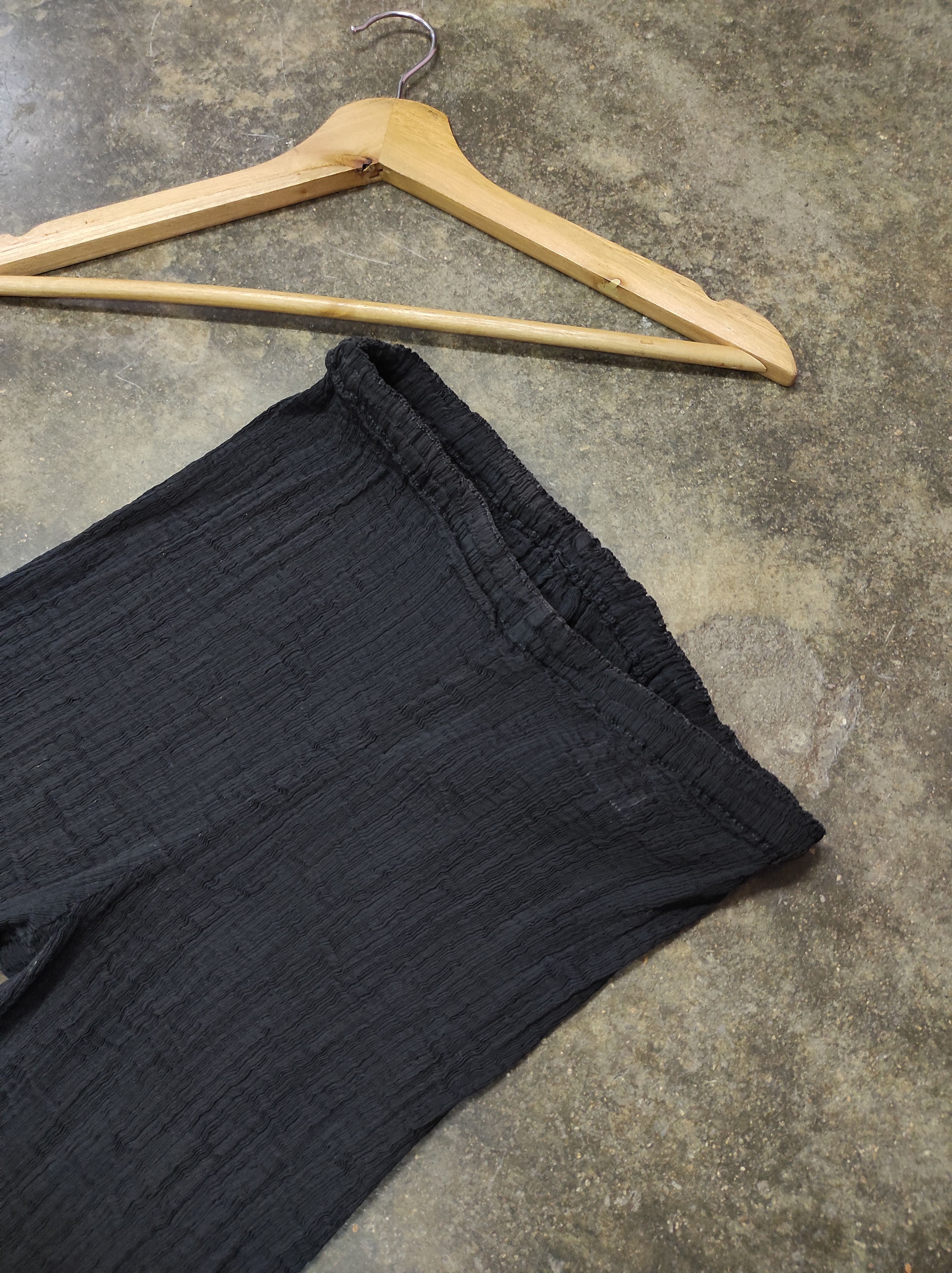 Designer × Issey Miyake × Japanese Brand ME ISSEY MIYAKE PLEATED PANTS BLACK Size 30" / US 8 / IT 44 - 2 Thumbnail