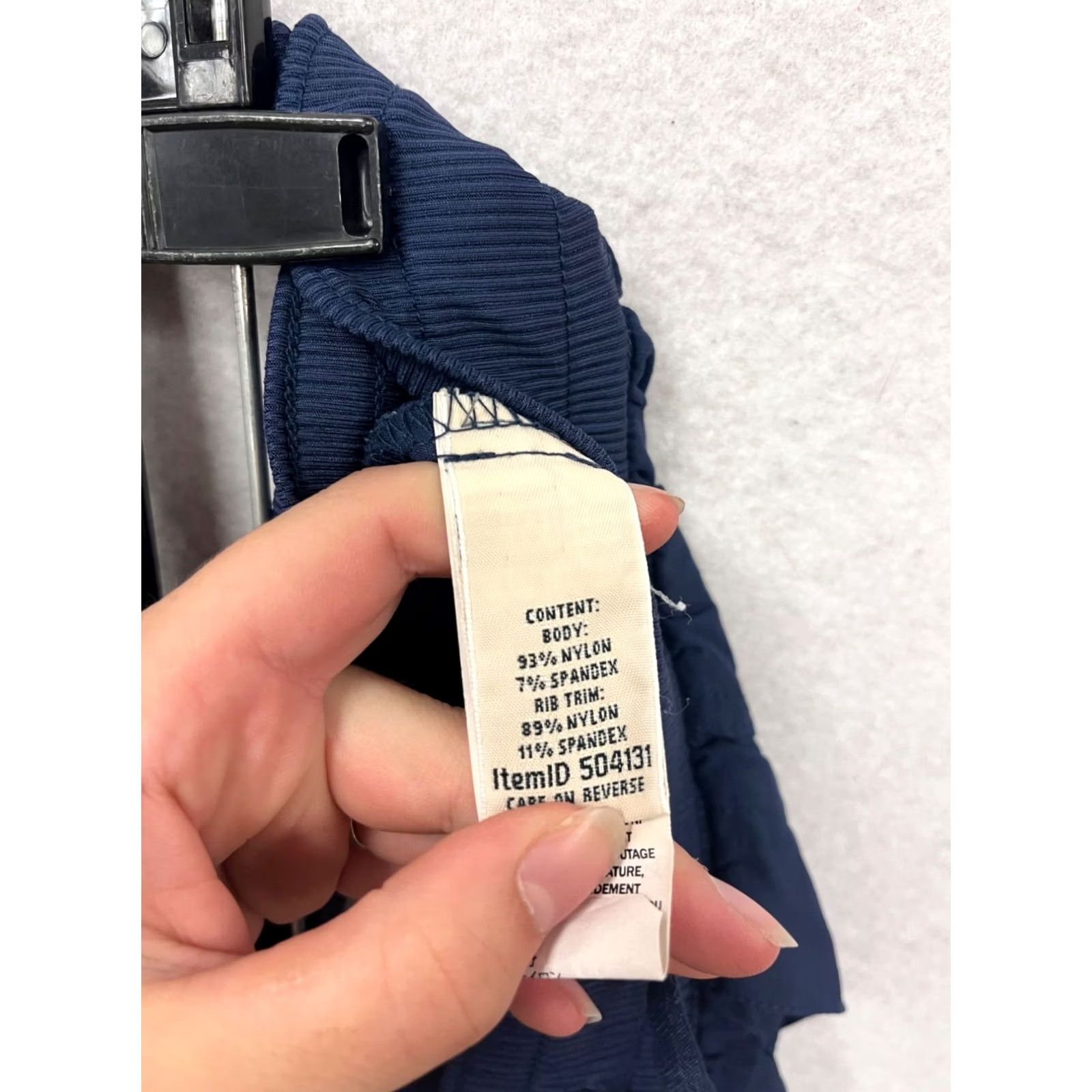 Vintage L.L. Bean Cargo Pants Small Unisex Adults Navy Blue Nylon Spandex Cargo Size 28" / US 6 / IT 42 - 4 Thumbnail