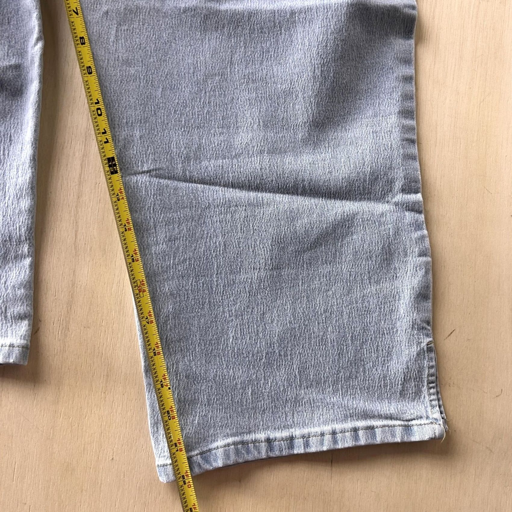 Cherokee Cherokee Jeans Womens 16 Blue Relaxed Straight Capri Light Wash Stretch Denim Size 38" / US 16 / IT 52 - 5 Thumbnail
