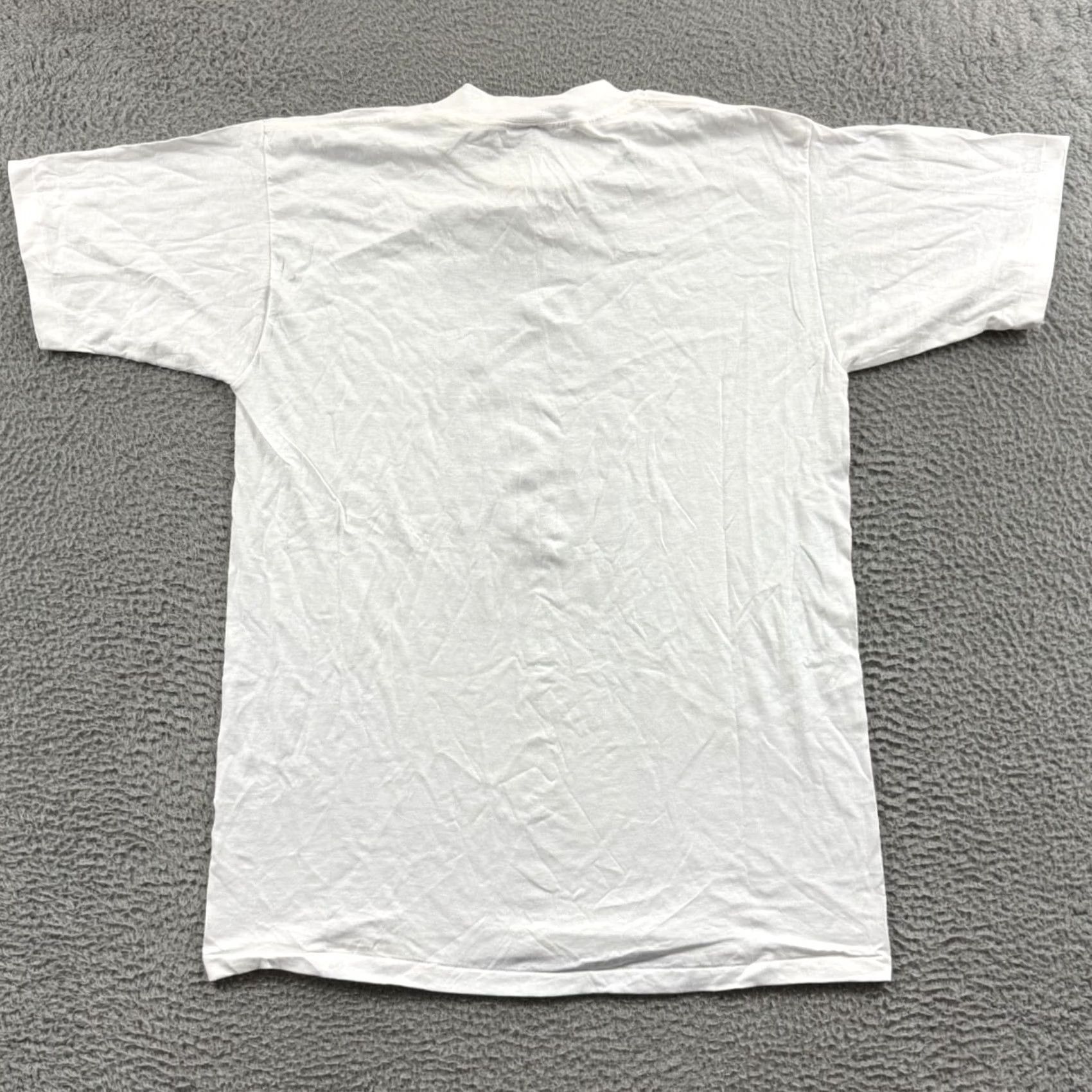 Vintage VINTAGE Oneita Shirt XL White 90s NWT Men Short Sleeve Logo Graphic Print Everyday Wear Collection 1990s Outdoor Animal Adventure Time Mens Size US XL / EU 56 / 4 - 7 Thumbnail