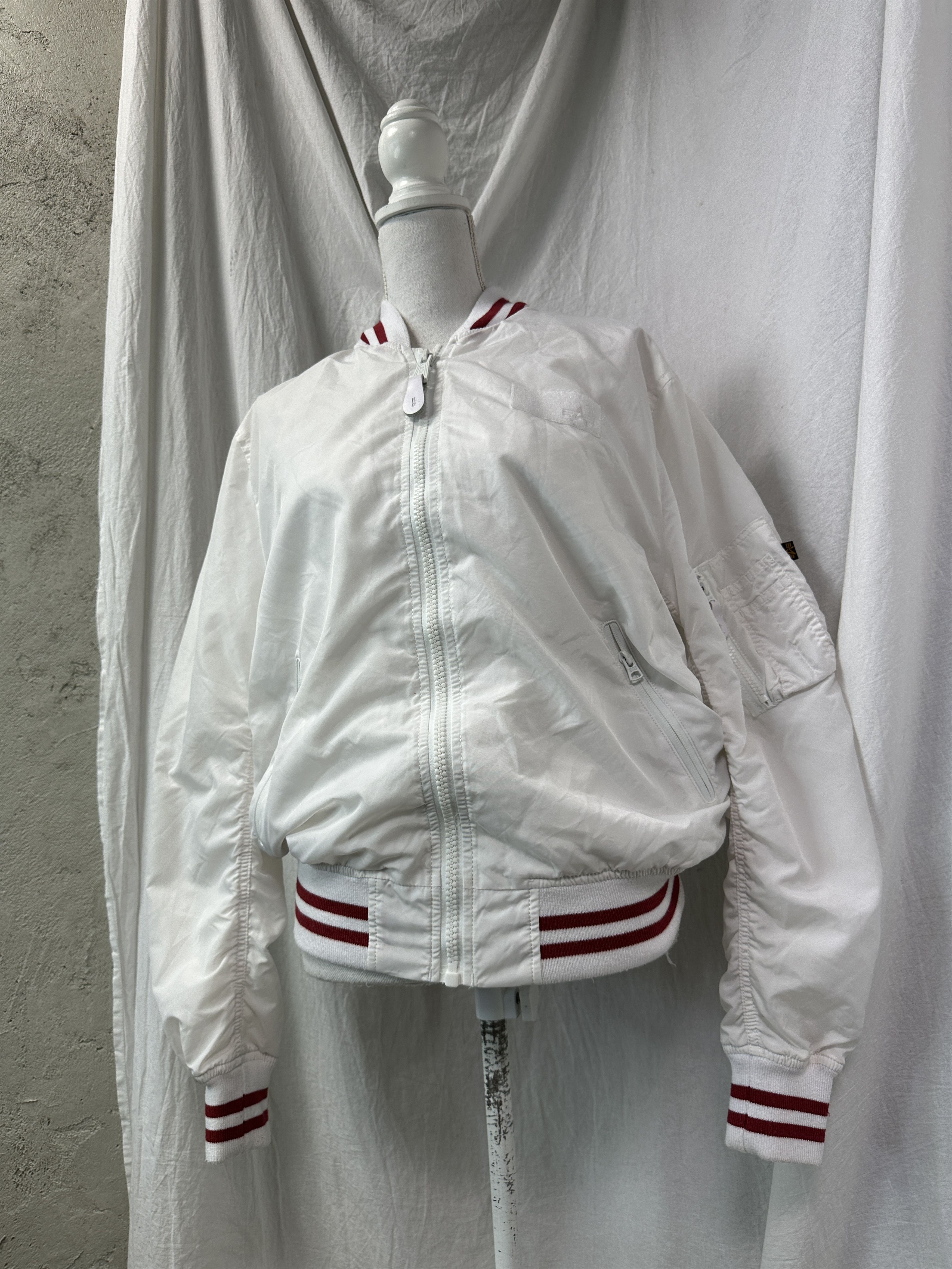 Alpha Industries Vintage Casual Streetwear Alpha Industries Bomber Jacket 00s Size US L / EU 52-54 / 3 - 1 Thumbnail
