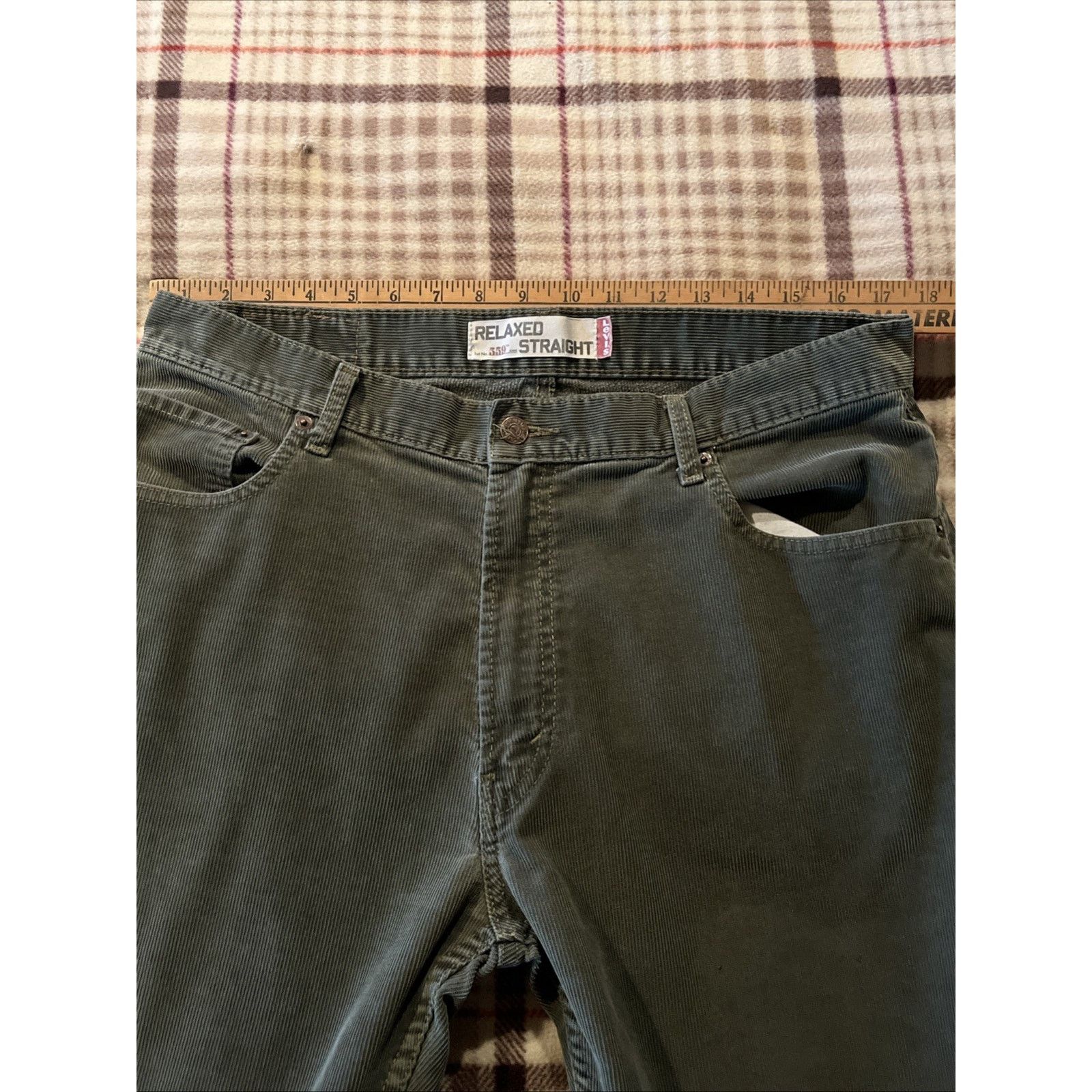 Levi's Levi's 559 Relaxed Straight Corduroy Pants Mens 35x35 Green Size US 35 - 10 Thumbnail