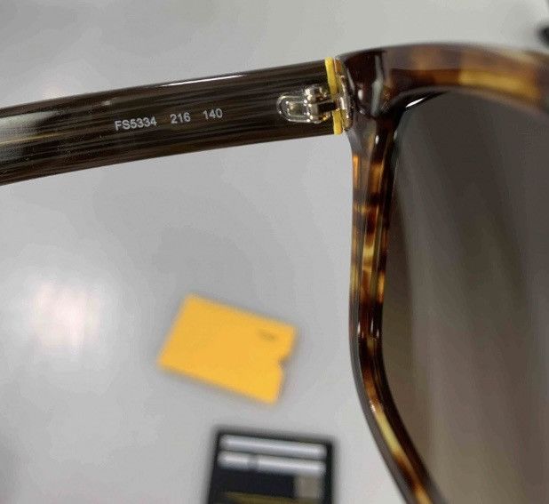Fendi Fendi 🇮🇹 tortoise shell Havana logo sunglasses NEW Size ONE SIZE - 12 Thumbnail