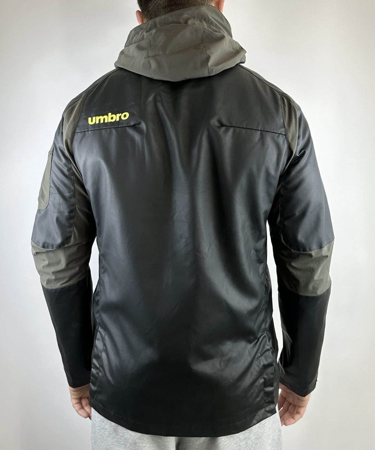 Umbro Tailored By Umbro Jacket Windbreaker Rain Hooded Size US L / EU 52-54 / 3 - 2 Thumbnail