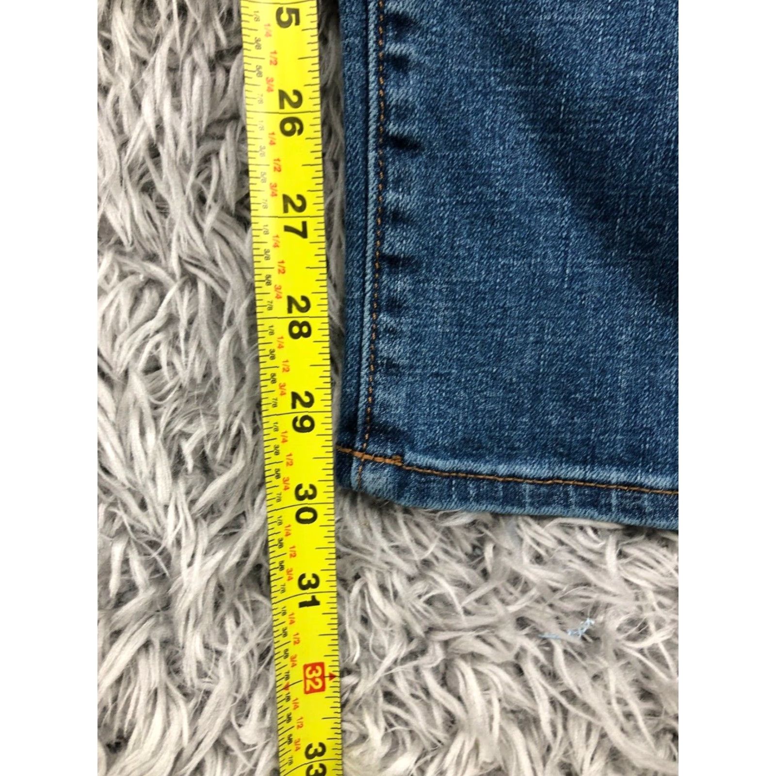 Gap Gap 1969 Jeans Straight Denim Blue 30x32 Mens Athletic Mid Rise 5-Pocket Regular Slim fit Pocket Logo Belt Loops Cotton Blend"} Size US 30 / EU 46 - 3 Thumbnail