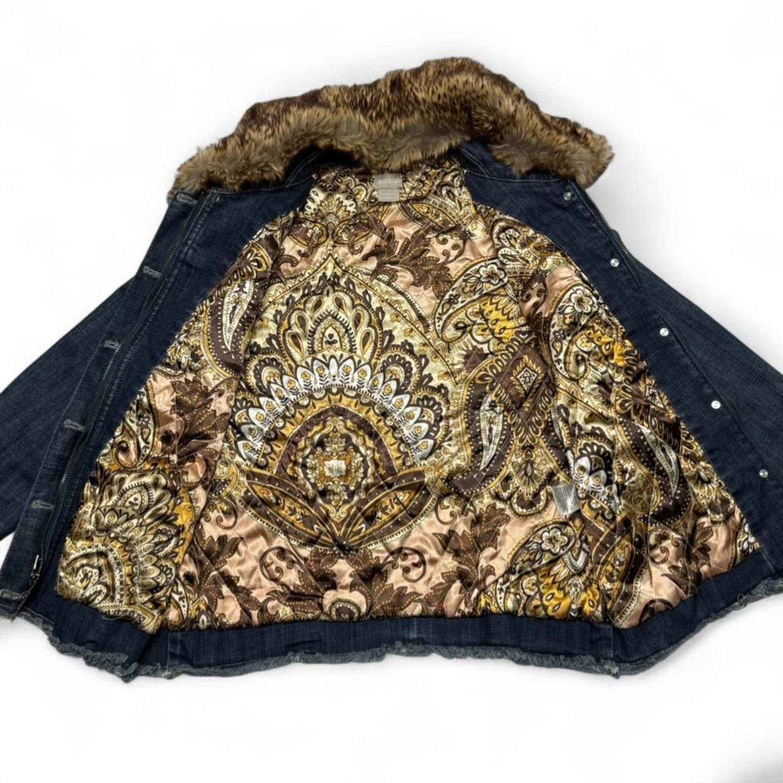 Chicos Vintage Fur Neck Denim Jacket Fits Size Medium Chicos (1) Size M / US 6-8 / IT 42-44 - 3 Thumbnail