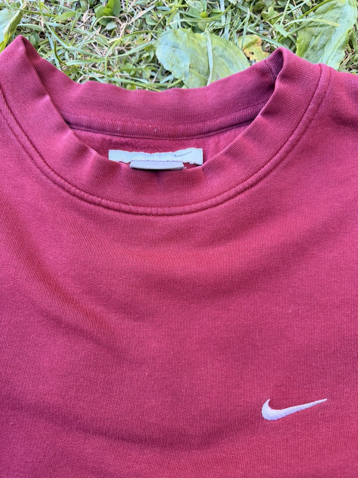 Nike Y2K Dark Red Nike Solo Swoosh Crewneck Size XL Size US XL / EU 56 / 4 - 4 Thumbnail