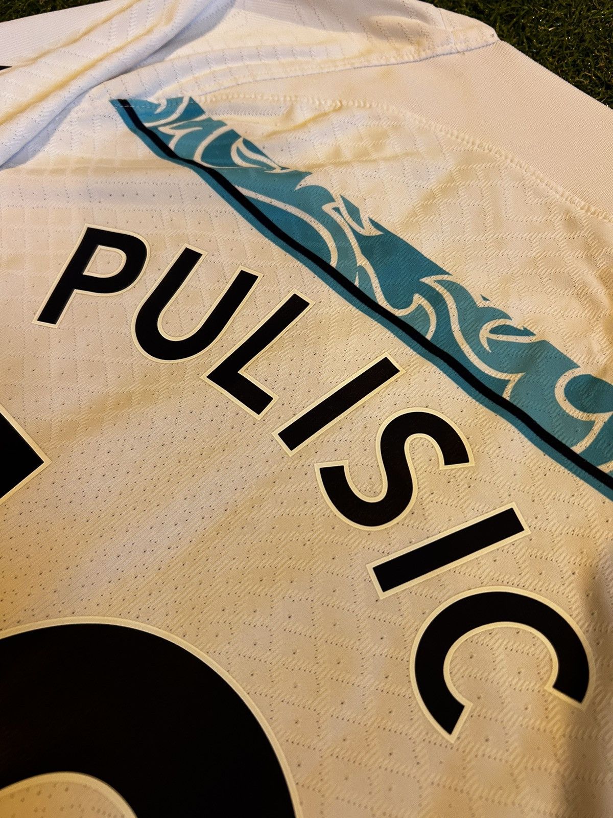 Nike 22/23 Chelsea Pulisic Away Shirt Size US L / EU 52-54 / 3 - 10 Thumbnail