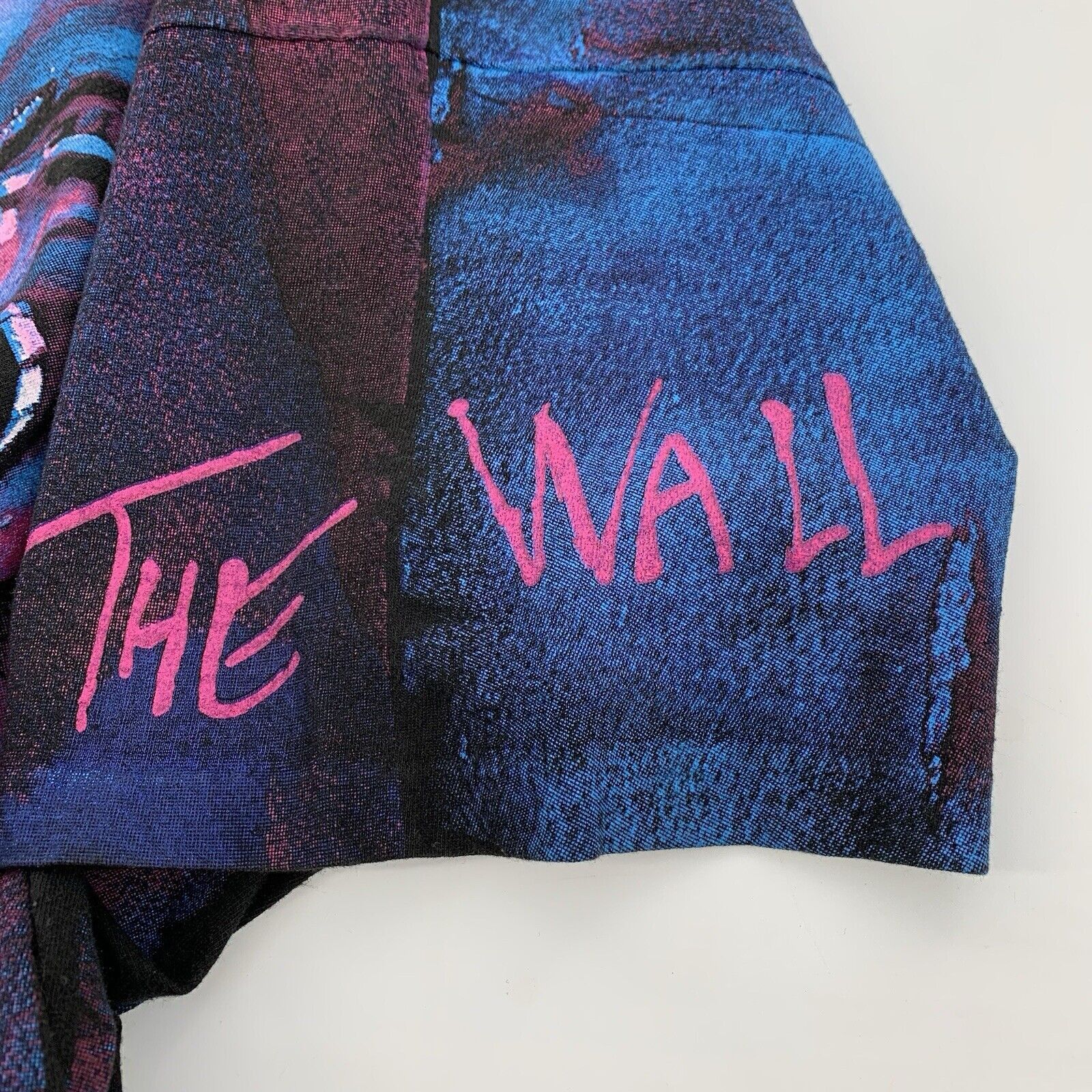 Hanes × Vintage RARE Vintage Grail 1994 Pink Floyd The Wall AOP Band T-Shirt Size US XL / EU 56 / 4 - 3 Thumbnail