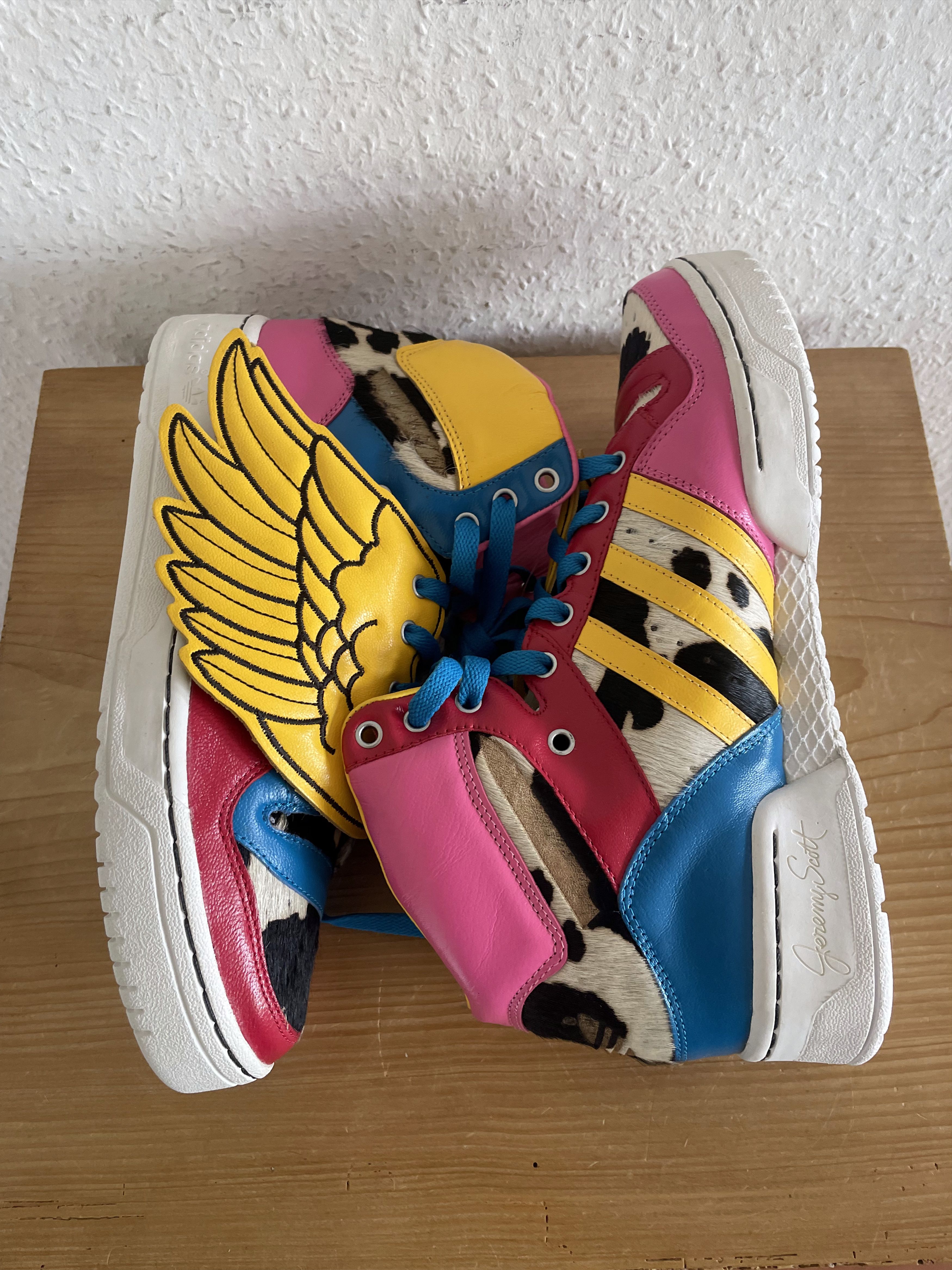 Adidas × Jeremy Scott Adidas Jeremy Scott DeadStock 2NE1 Collab