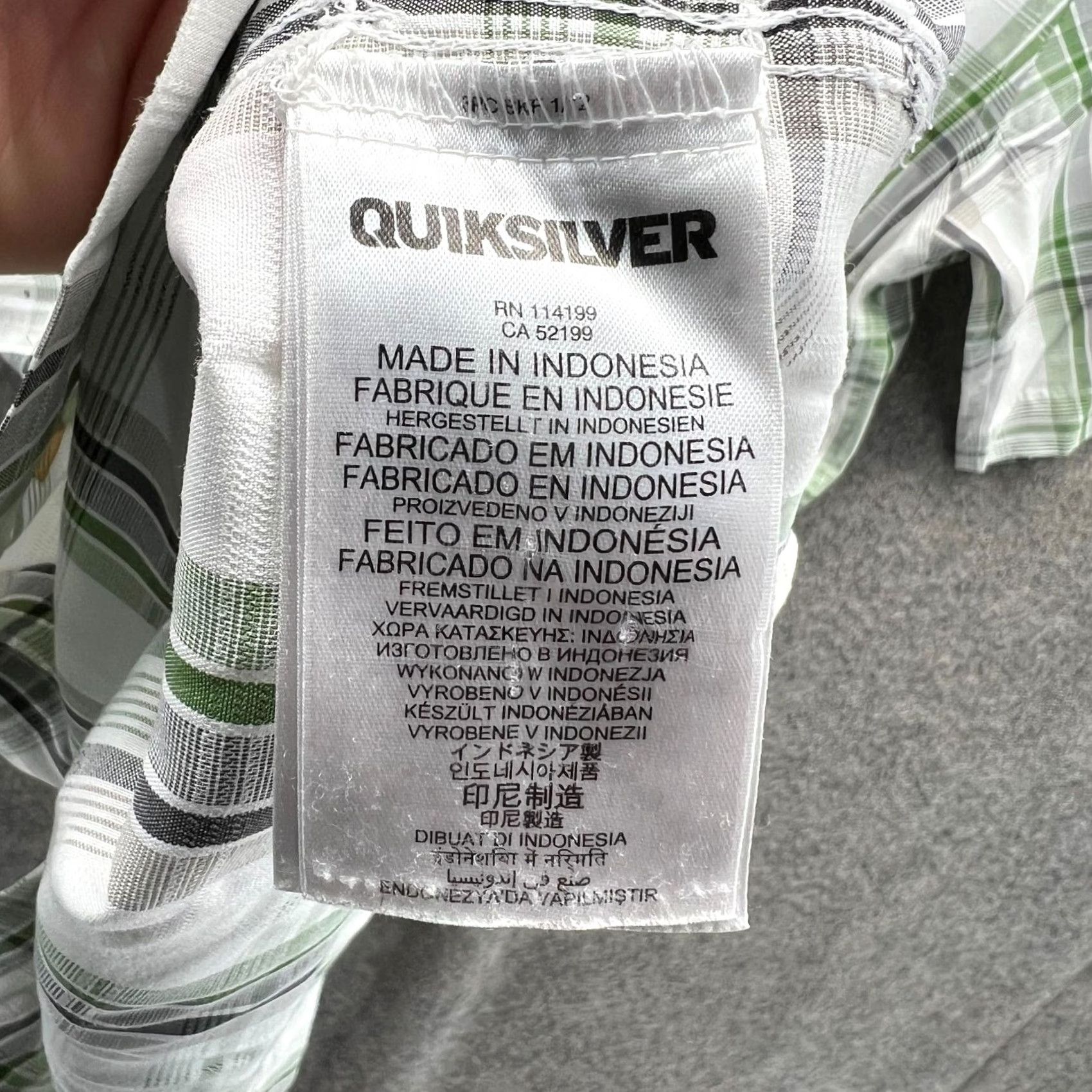 Quiksilver VINTAGE Quiksilver Shirt Mens XL Green White Button Down Plaid Short Sleeve Preppy Casual Workwear Mens XL Green Plaid Button-Up Size US XL / EU 56 / 4 - 3 Thumbnail