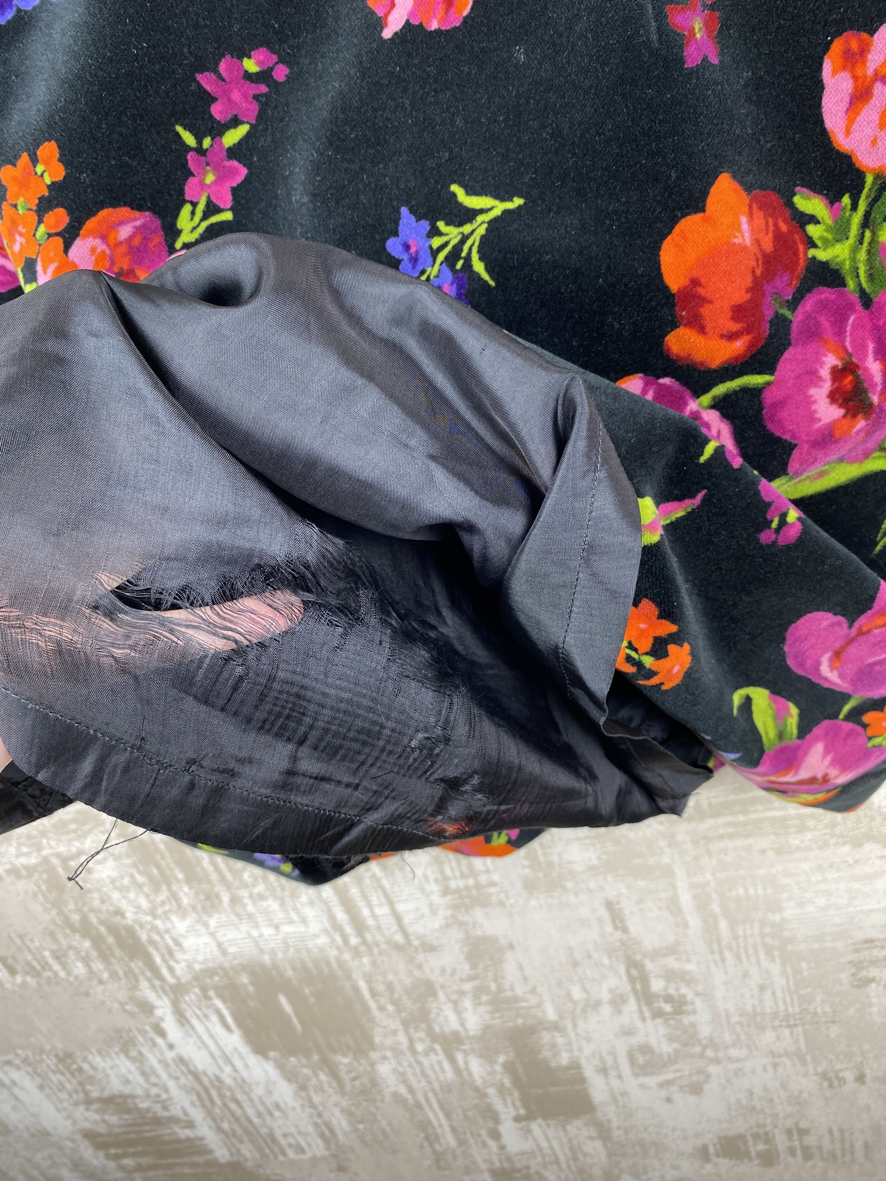 Designer × Kenzo Vintage Rare Kenzo Jungle Velvet Cotton Floral Mini Skirt Size 27" / US 4 / IT 40 - 5 Thumbnail