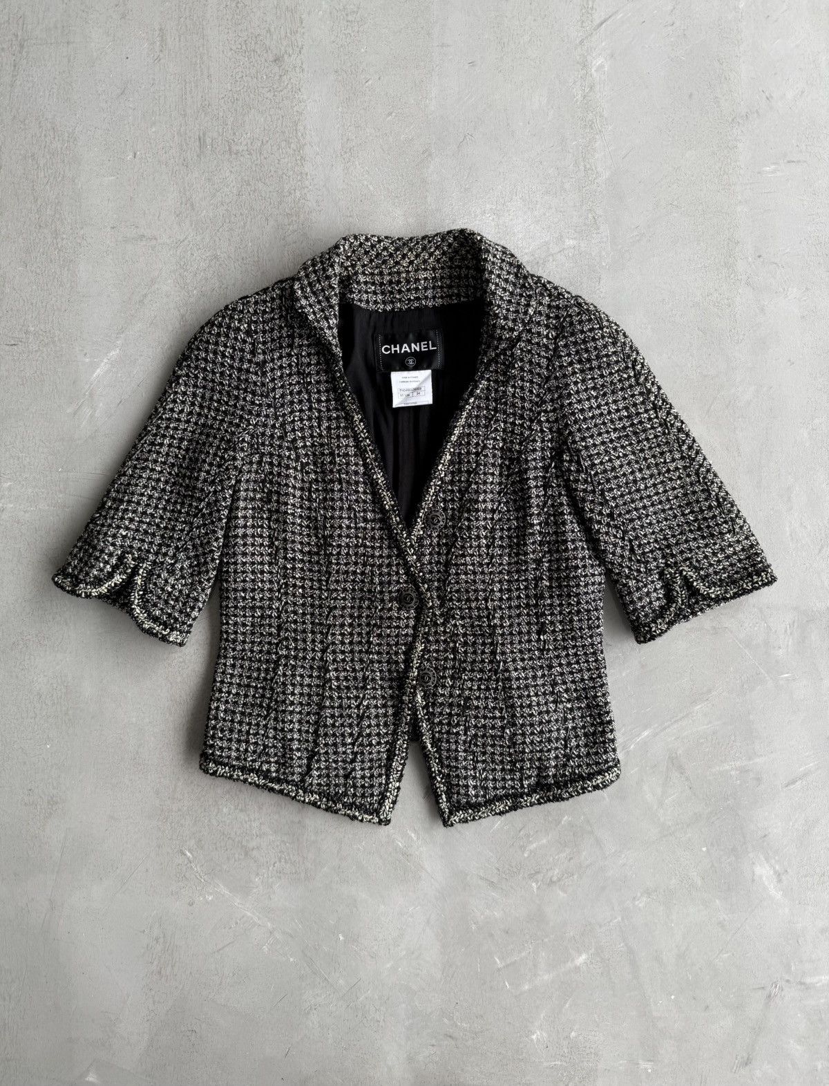 Chanel Chanel - Single Breasted Tweed Shortsleeves Size XS / US 0-2 / IT 36-38 - 1 Thumbnail