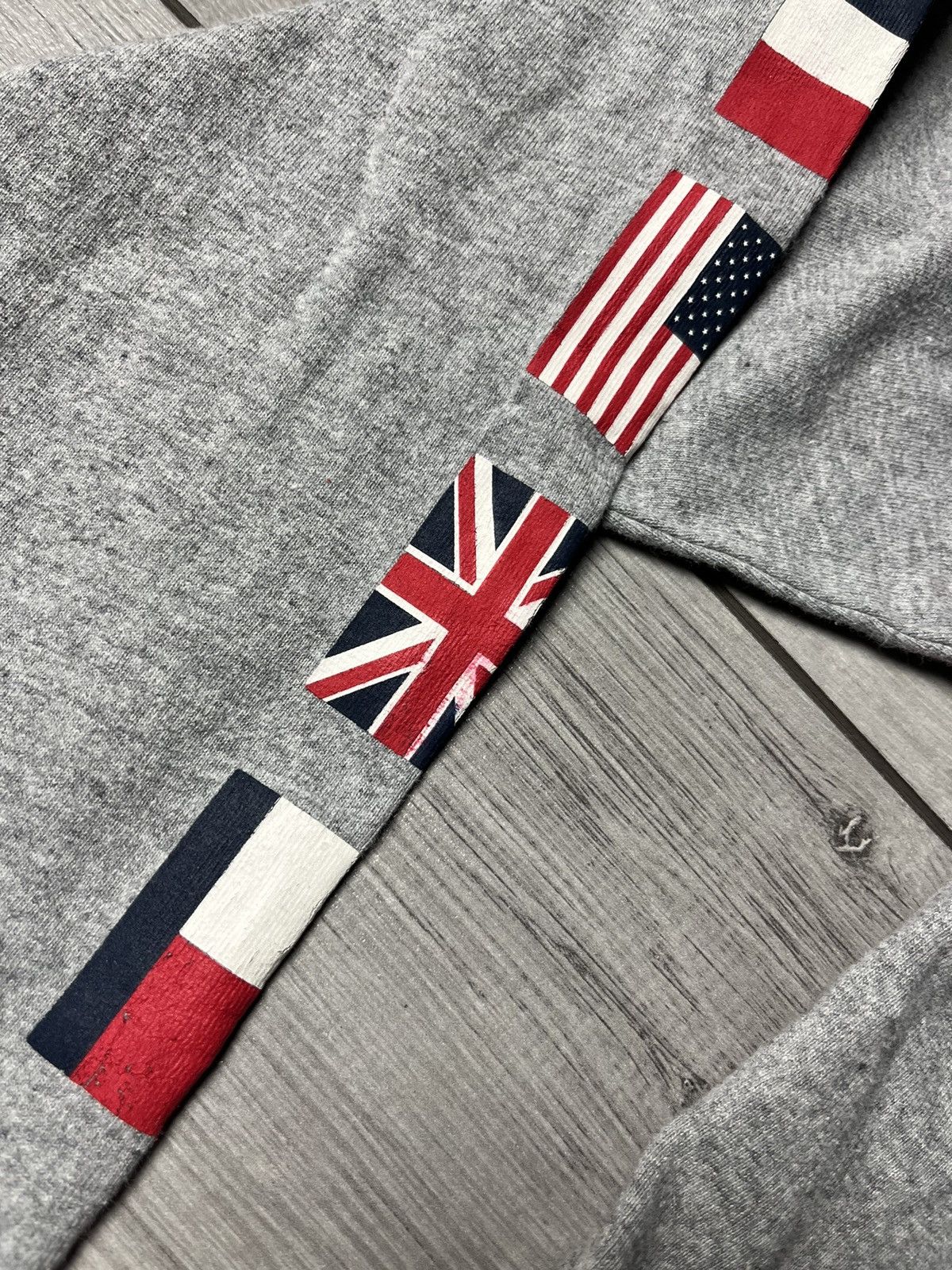 Tommy Hilfiger Tommy jeans long sleeve worldwide size XLarge Size US XL / EU 56 / 4 - 5 Thumbnail