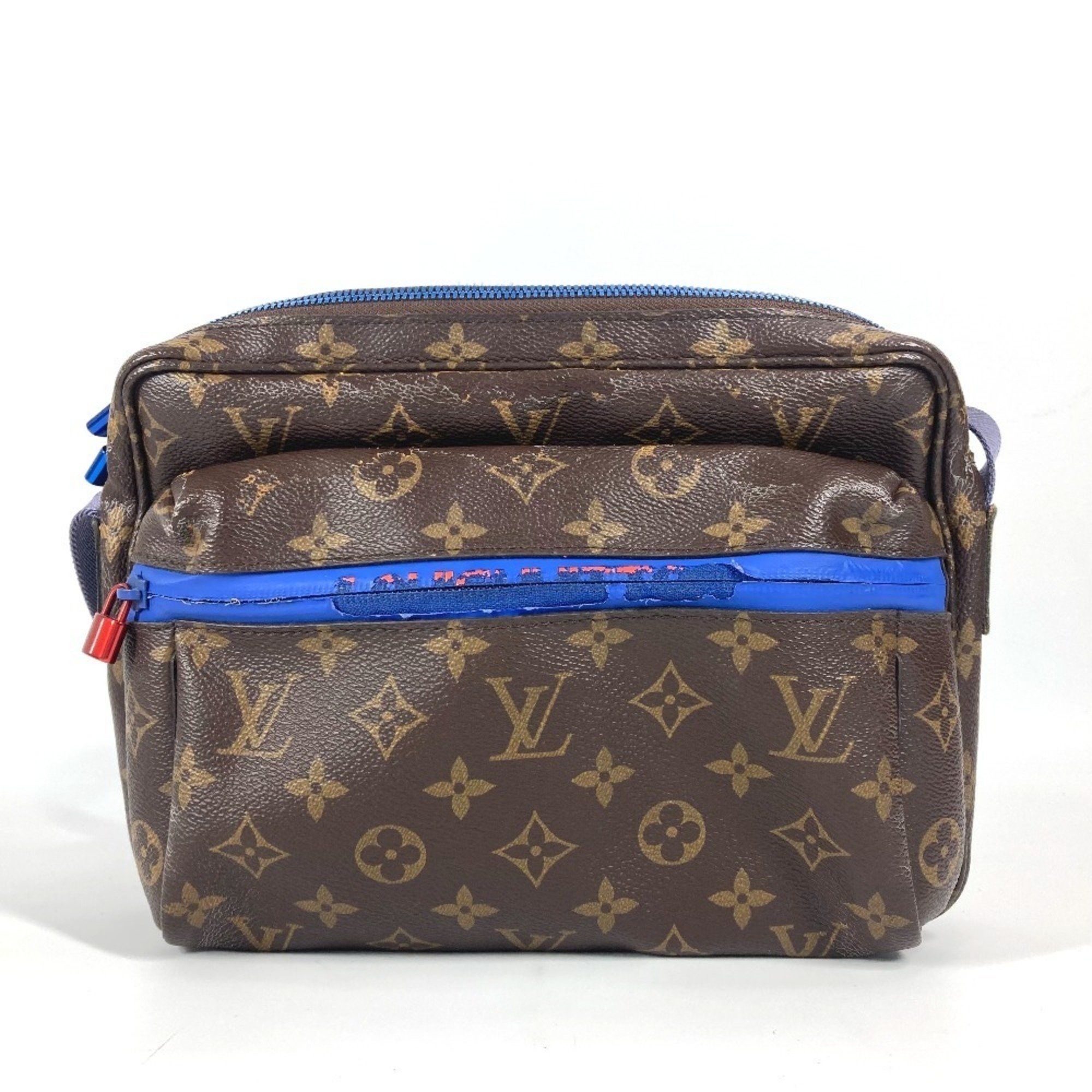 LOUIS VUITTON M43843 Monogram Messenger PM Crossbody Bag Shoulder