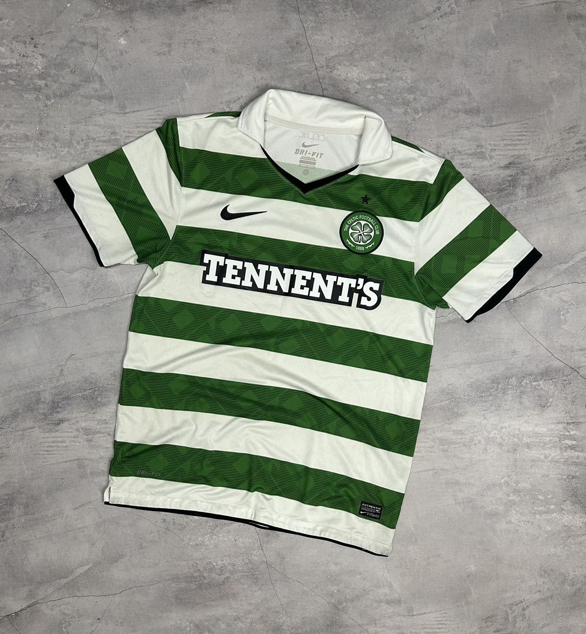 Nike Nike Celtic 2010/2011 Home Jersey Collared Size Medium Size US M / EU 48-50 / 2 - 1 Thumbnail