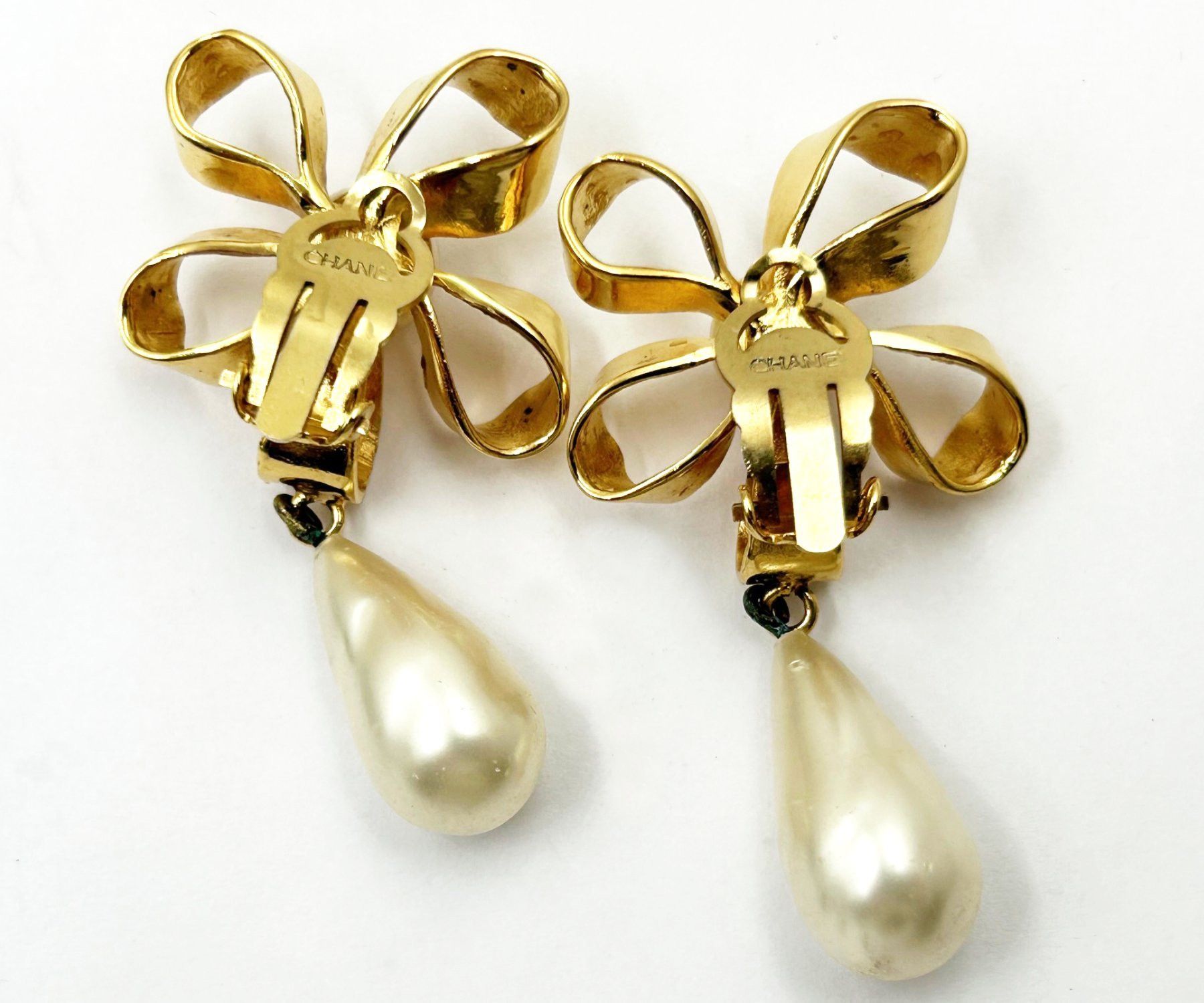 Chanel Chanel Gold Plated CC Ribbon Flower Pearl Dangle Earrings Size ONE SIZE - 4 Thumbnail
