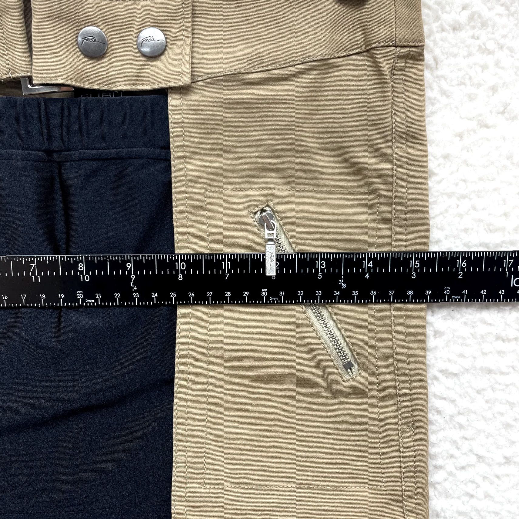 Fubu 90s Y2K Vintage Fubu Cargo Mini Skirt S Small Beige Grunge 2 25 Junior Women's 2 25? Size 28" / US 6 / IT 42 - 6 Thumbnail