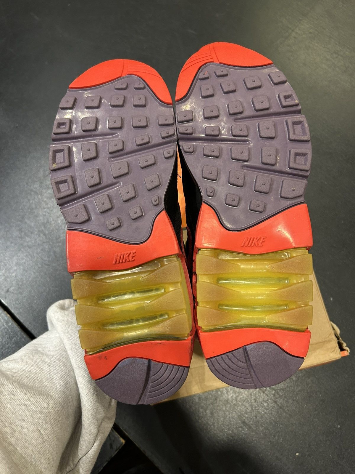 Nike Nike Air Max 180 Opium Size US 9 / EU 42 - 5 Thumbnail