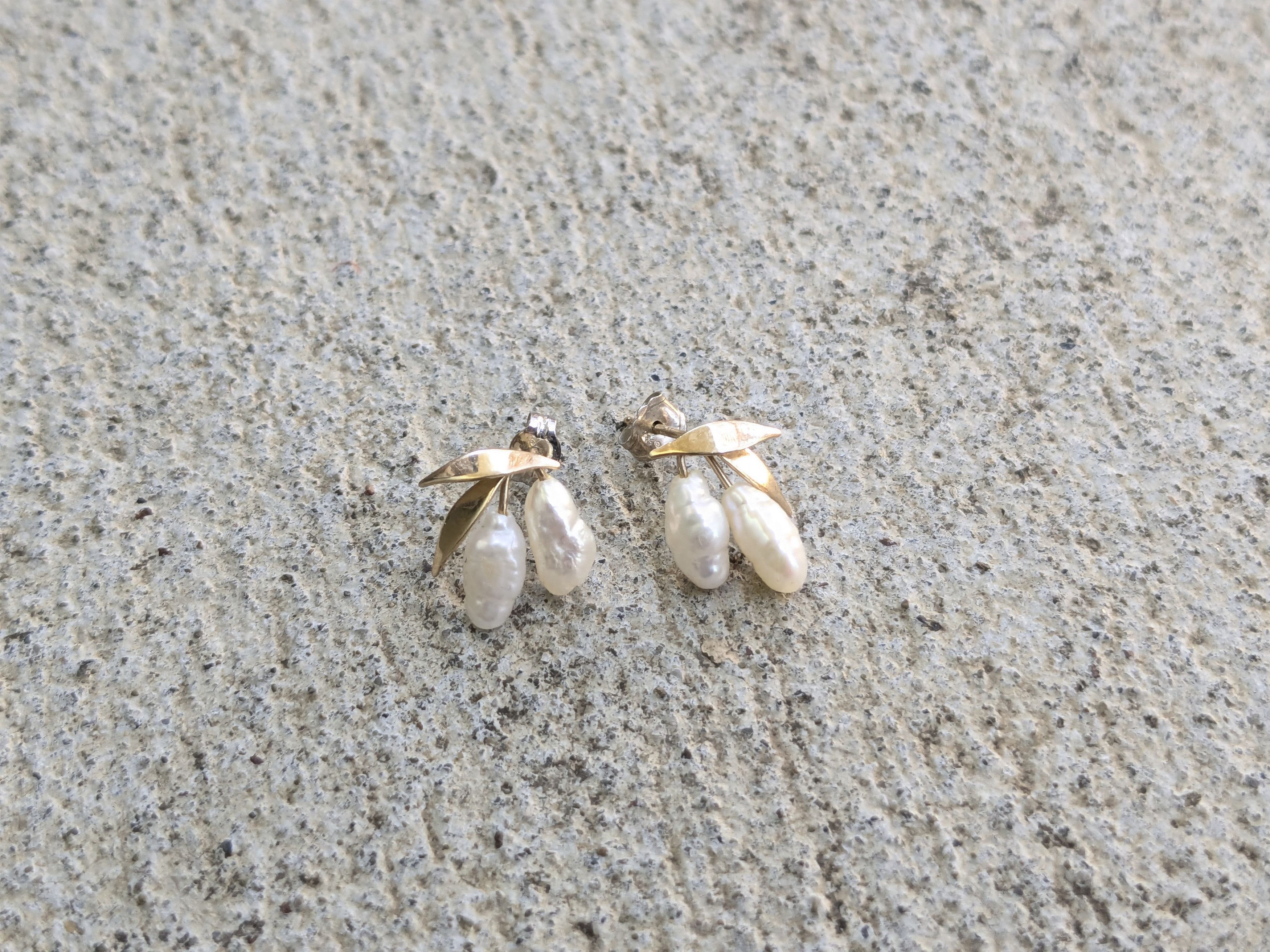 Jewelry × Vintage 14k Yellow Gold Baroque Pearl Earrings Dangle Size ONE SIZE - 1 Thumbnail