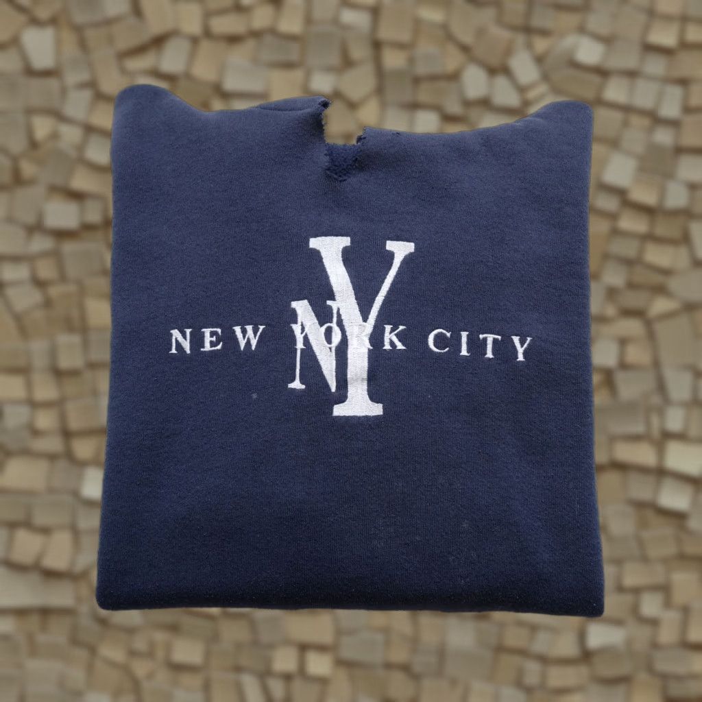 Fruit Of The Loom VINTAGE Fruit of the Loom NYC BLUE DISTRESSED Hoodie Sweatshirt XL Pullover Hooded Mens 90s City Size US XL / EU 56 / 4 - 1 Thumbnail