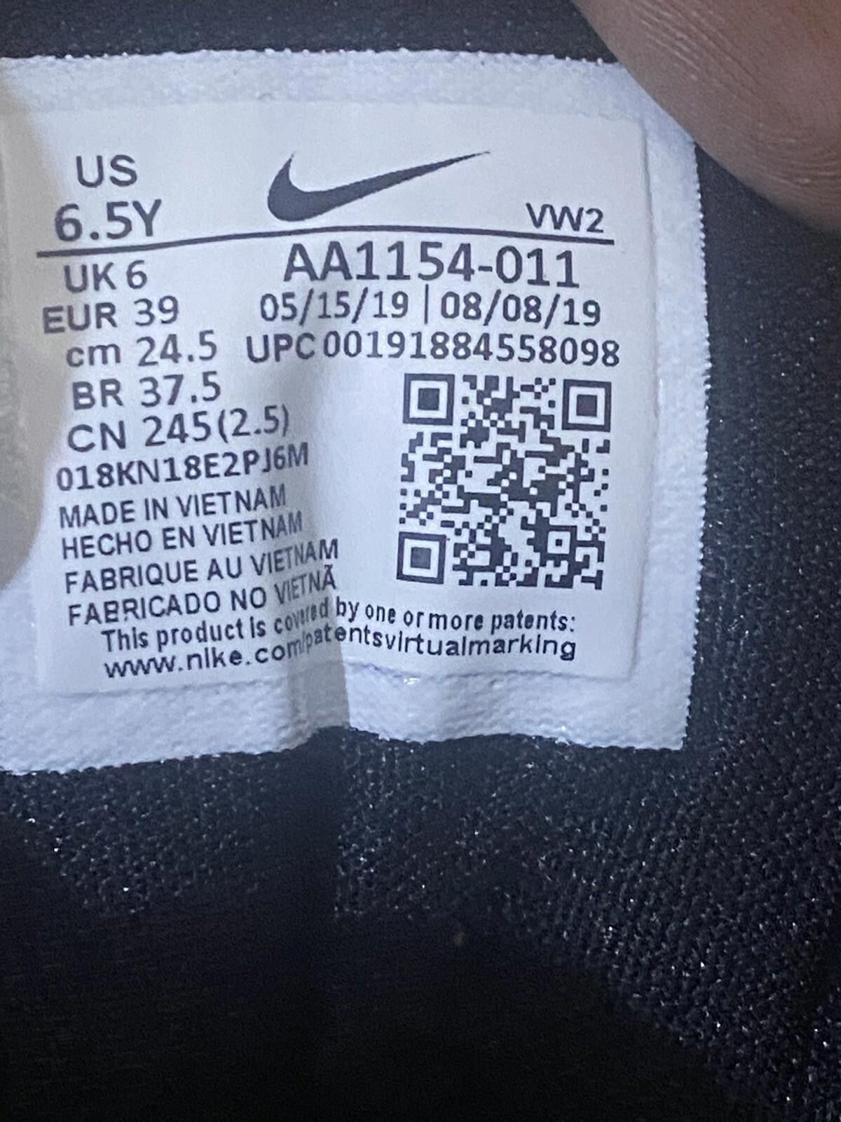 Nike Nike Flytrap Shoes Kyrie Irving 6Y Black Gray Mid AA1154011 Size US 6 / EU 39 - 8 Thumbnail