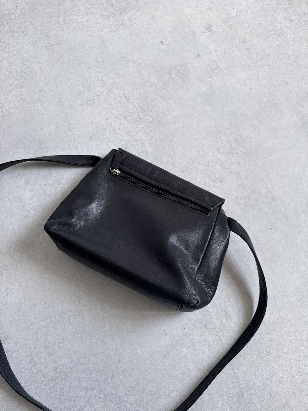 Other Michel Jordi Leather Vintage Switzerland Shoulder Bag Womens Size ONE SIZE - 7 Thumbnail
