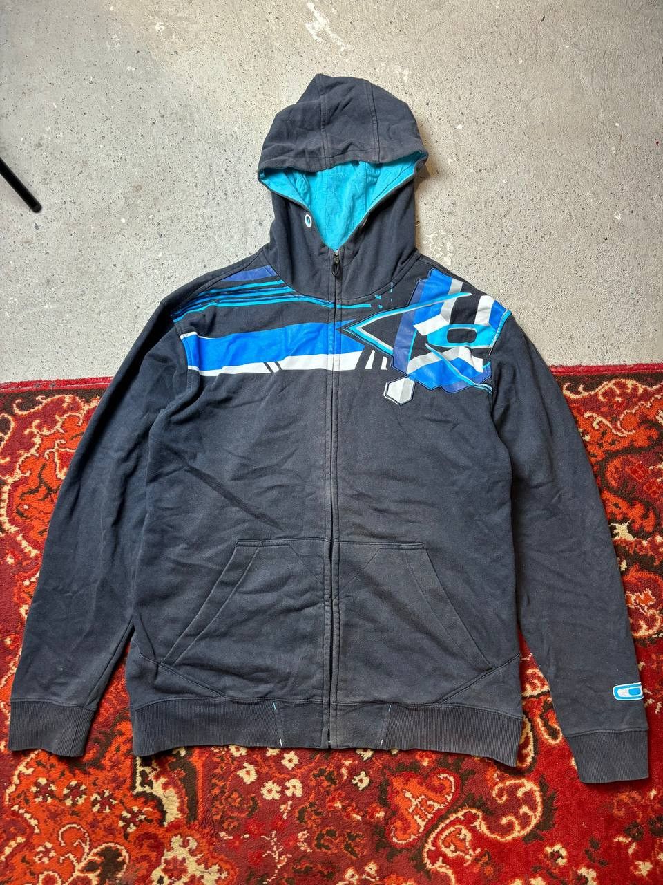 Oakley × Vintage Vintage Y2K Oakley Assemetrical Print Logo Faded Zip Hoodie Size US M / EU 48-50 / 2 - 1 Thumbnail