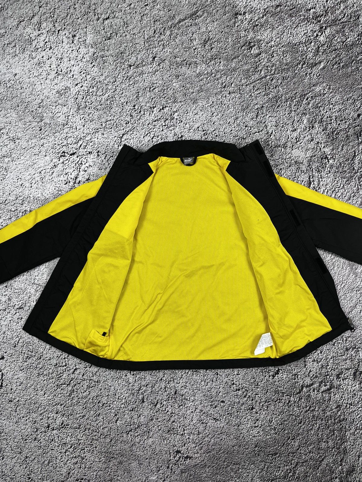 Puma Vintage Y2K Puma Borussia Dortmund track jacket Size US S / EU 44-46 / 1 - 10 Thumbnail