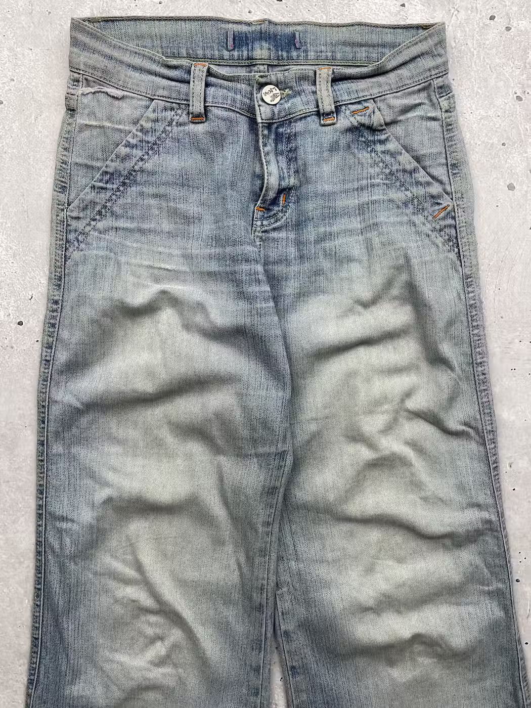 Japanese Brand × Vintage Vintage Flared Worn Jeans Size 26" / US 2 / IT 38 - 2 Thumbnail