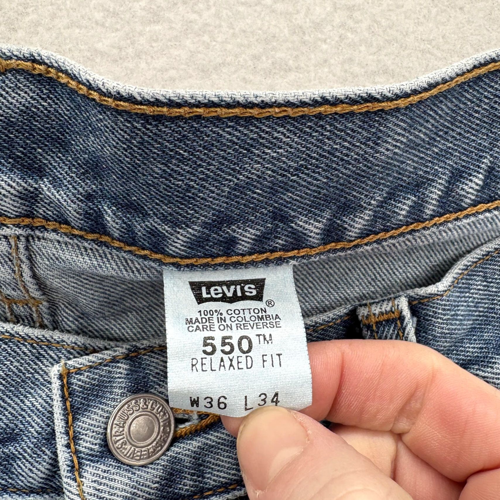 Levi's VINTAGE Levi's 550 Jeans Mens 36x34 Blue Medium Wash Relaxed Fit Tapered Denim Size US 36 / EU 52 - 4 Thumbnail
