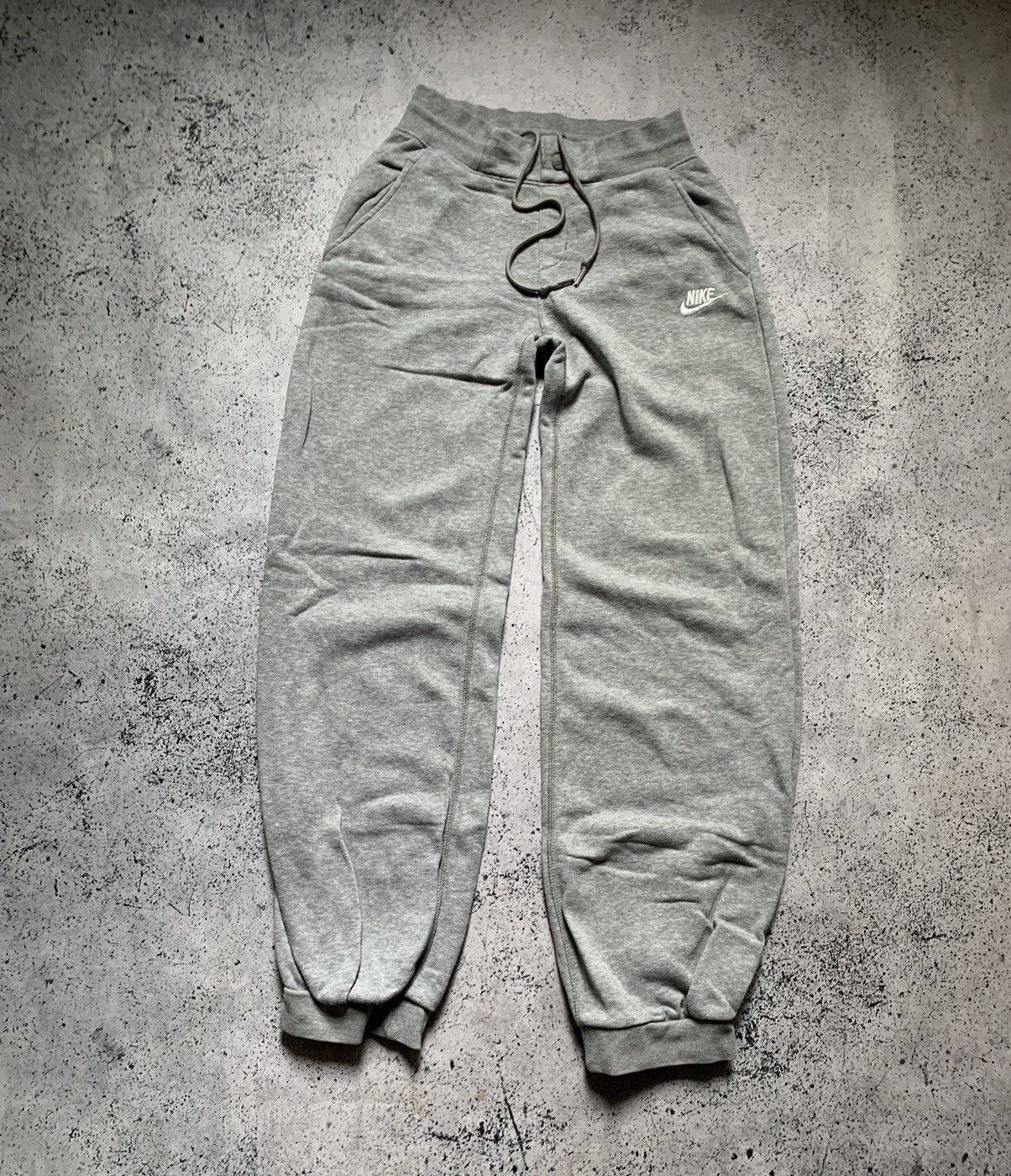 Nike × Vintage Vintage Nike Baggy Sweatpants Cotton Grey Swoosh Y2K USA Size US 30 / EU 46 - 1 Thumbnail