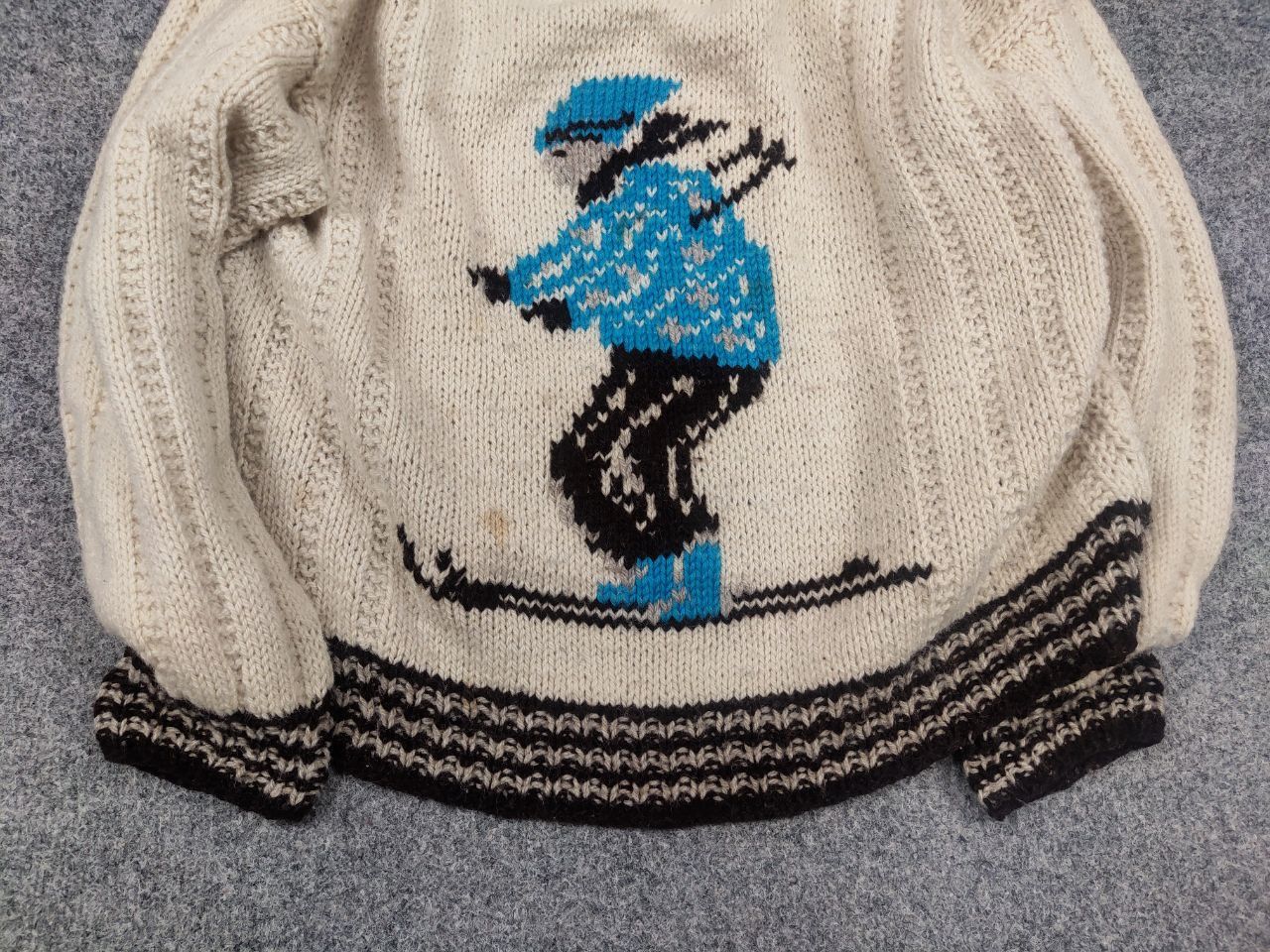 Vintage Vintage 50-60's Hand Knit Wool Crew chek Sweater skier Logo Size US S / EU 44-46 / 1 - 6 Thumbnail